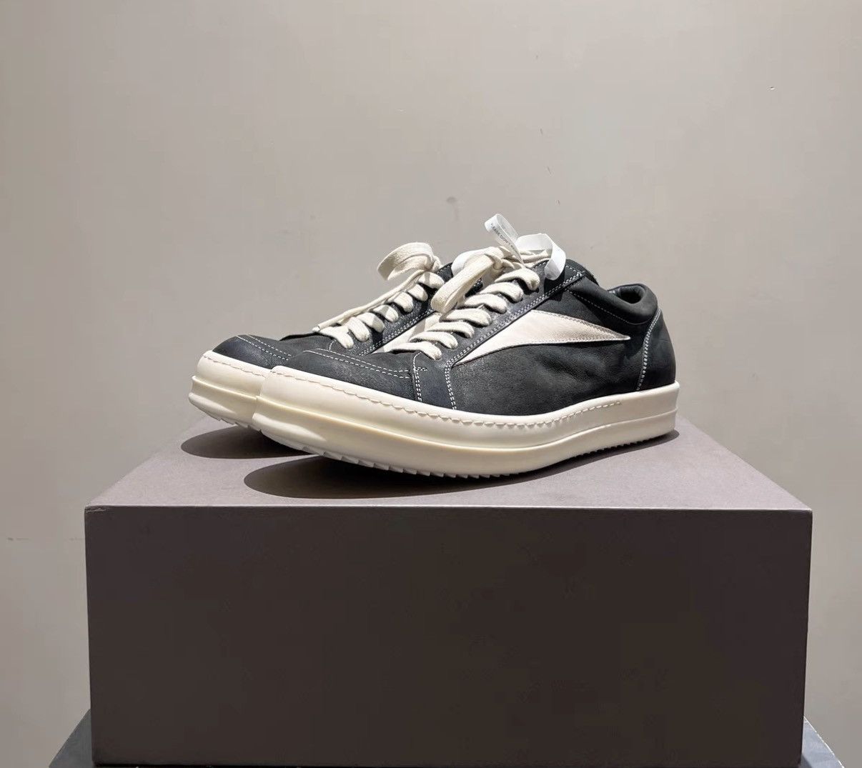 Rick Owens Rick Owens Mainline Brushed Leather Sneakers Size US 9.5 / EU 42-43 - 1 Thumbnail