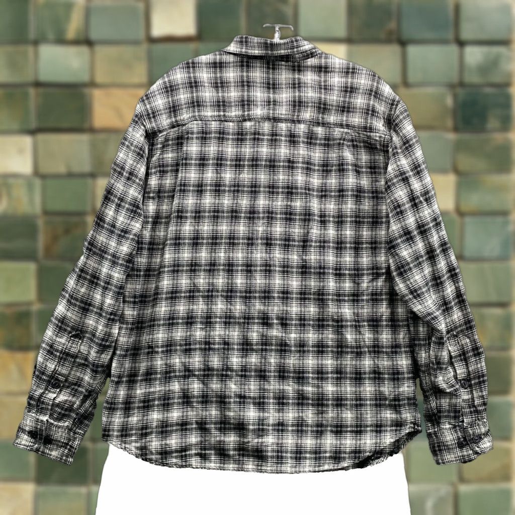Vintage VINTAGE Woolrich Chamois Flannel Shirt Men Large Black Gorpcore Hunting Cabin Grunge 90s Size US L / EU 52-54 / 3 - 1 Thumbnail