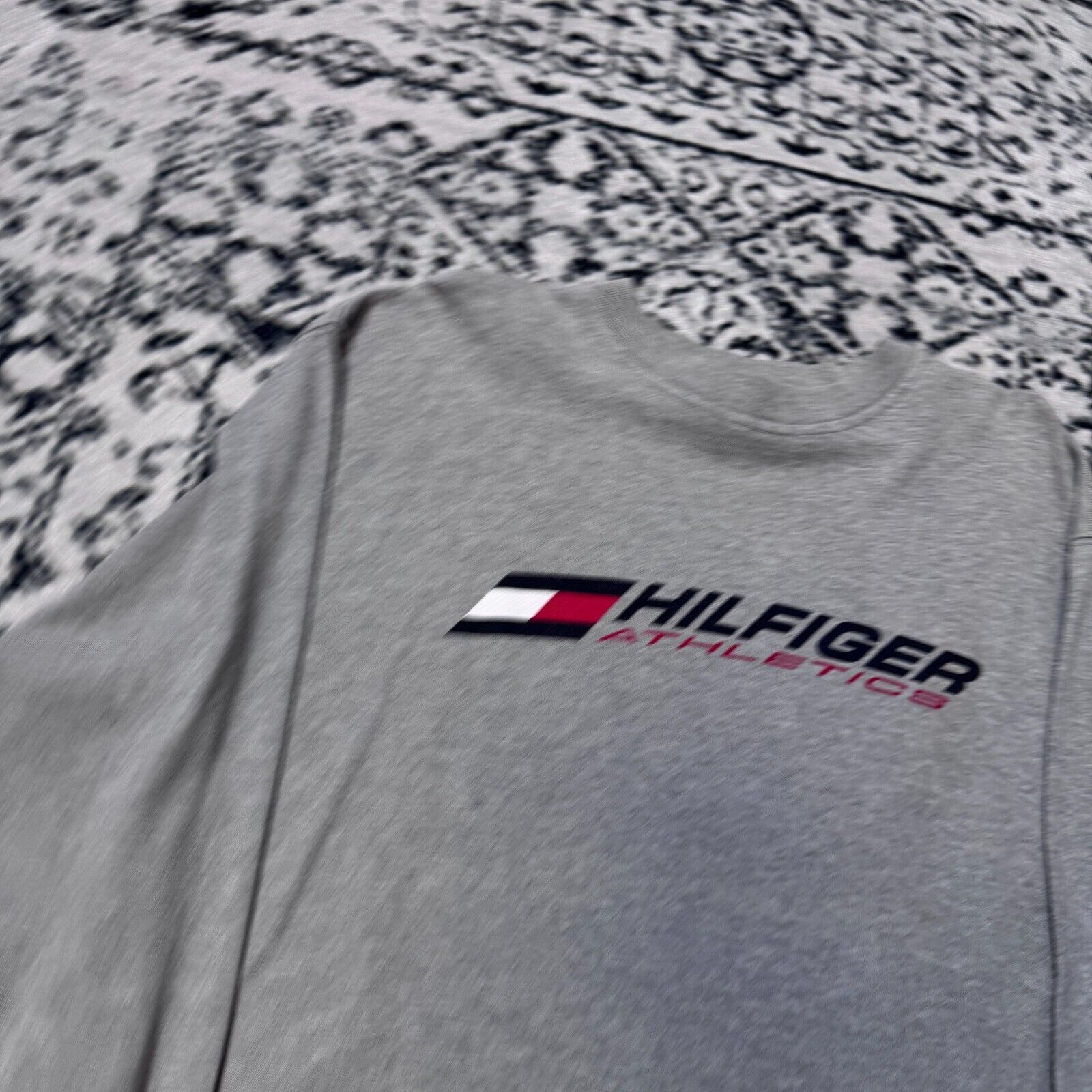 Tommy Hilfiger × Vintage Vintage Tommy Hilfiger Gray Cotton Crewneck Size S Logo Y2K Size US S / EU 44-46 / 1 - 6 Thumbnail