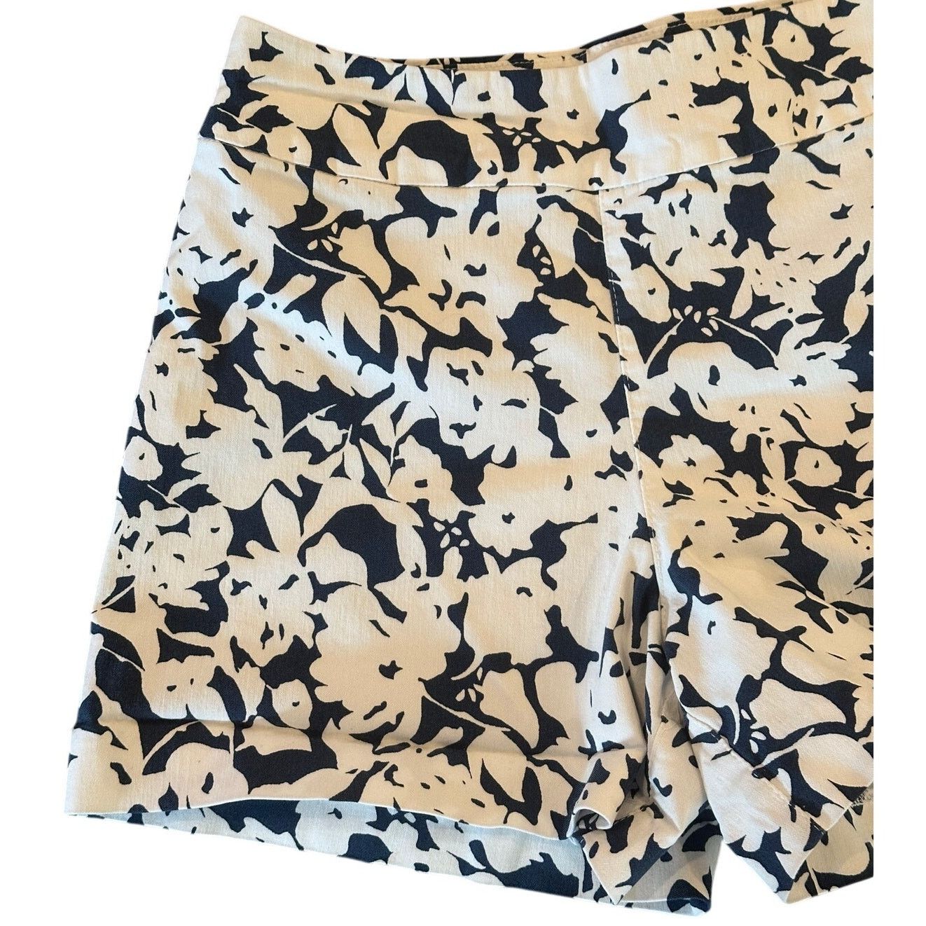Other Margaret M Women's Navy White Floral Pull On Shorts Sz S Size 28" / US 6 / IT 42 - 2 Thumbnail