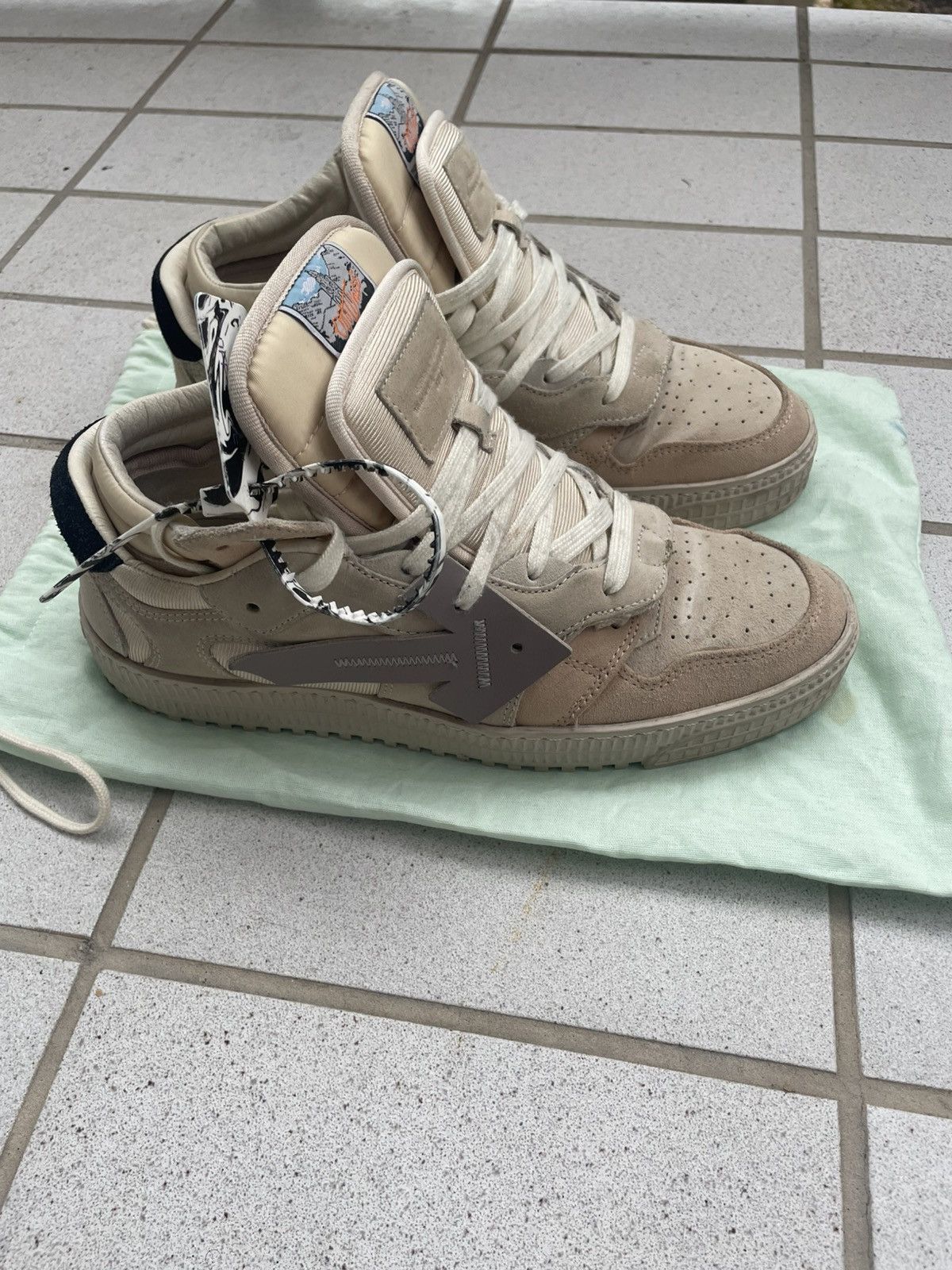 OFF-WHITE Court 3.0