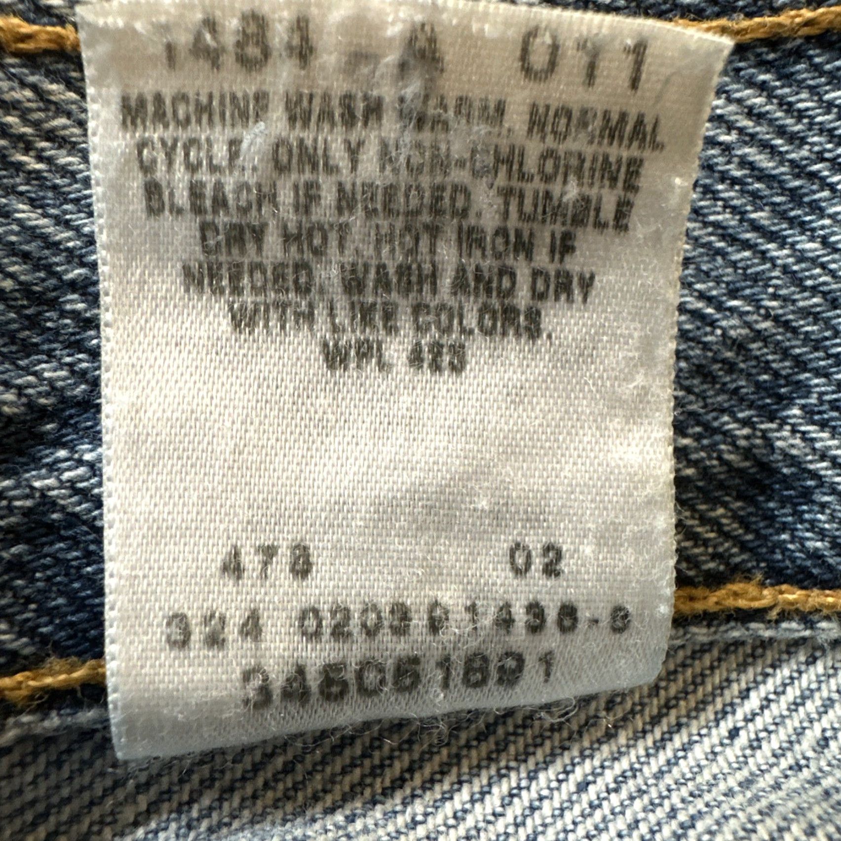 Levi's VINTAGE Levi’s 505 Jean Shorts Bermuda Men’s 36 Denim Regular Blue 5-Pocket Button Zipper Logo Distressed Mid Rise Y2K Shorts Mens Size US 36 / EU 52 - 6 Thumbnail