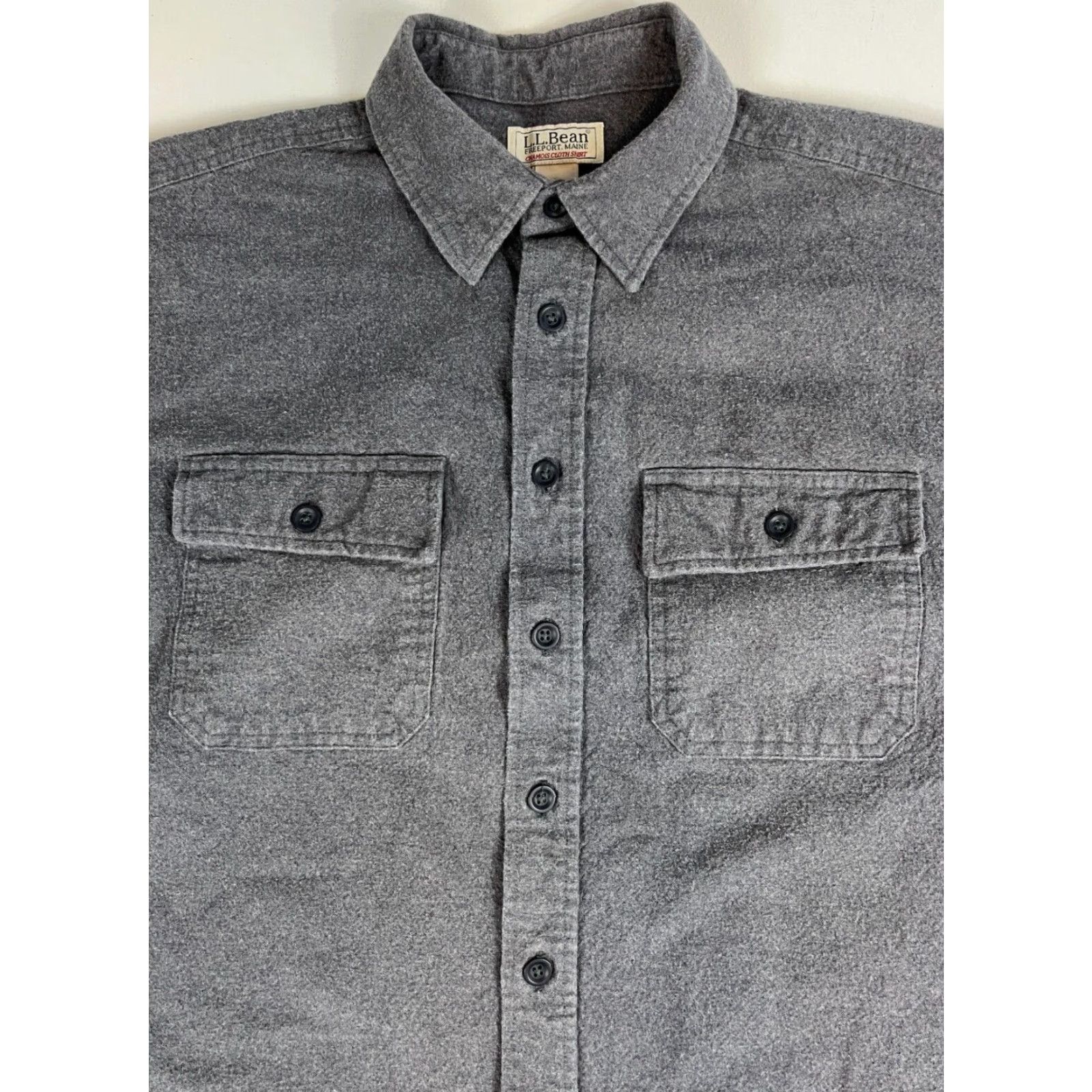 Vintage VINTAGE L.L. Bean Men’s Chamois Cloth Shirt Button-Up L Reg Gray Cotton Heavyweight Pockets Outdoors Shirt Mens Size US L / EU 52-54 / 3 - 5 Thumbnail