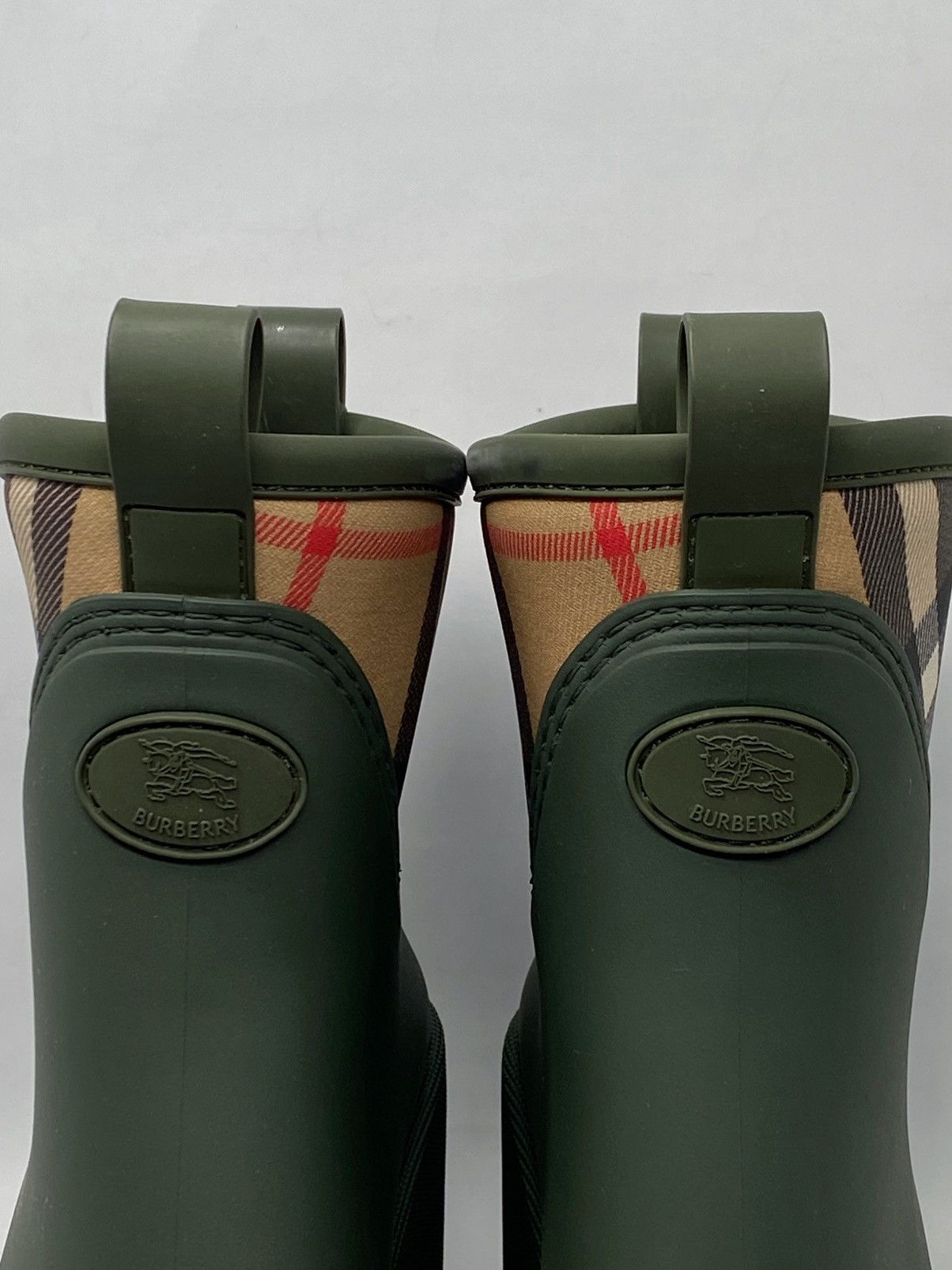 Burberry Burberry Rubber Marsh Stamp Heeled Low Boots​ size 37 Size US 7 / IT 37 - 10 Thumbnail