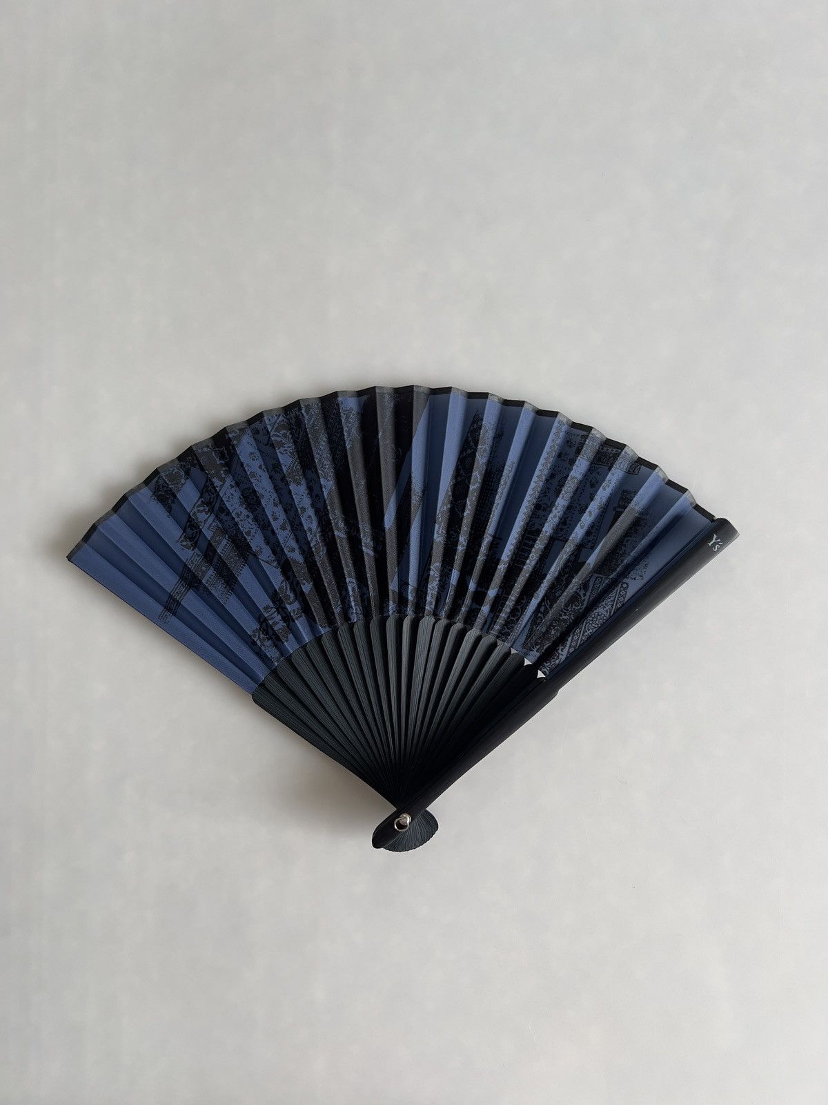 Yohji Yamamoto Y's Yohji Yamamoto - fan Size ONE SIZE - 1 Thumbnail