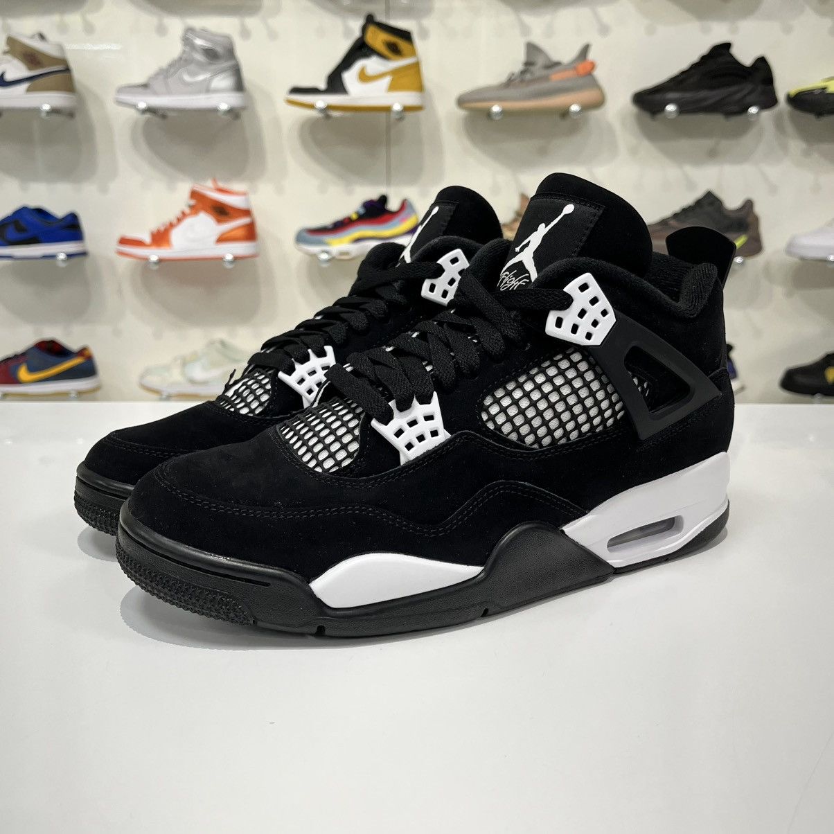 Nike Air Jordan 4 Retro White Thunder Size US 9 / EU 42 - 2 Thumbnail