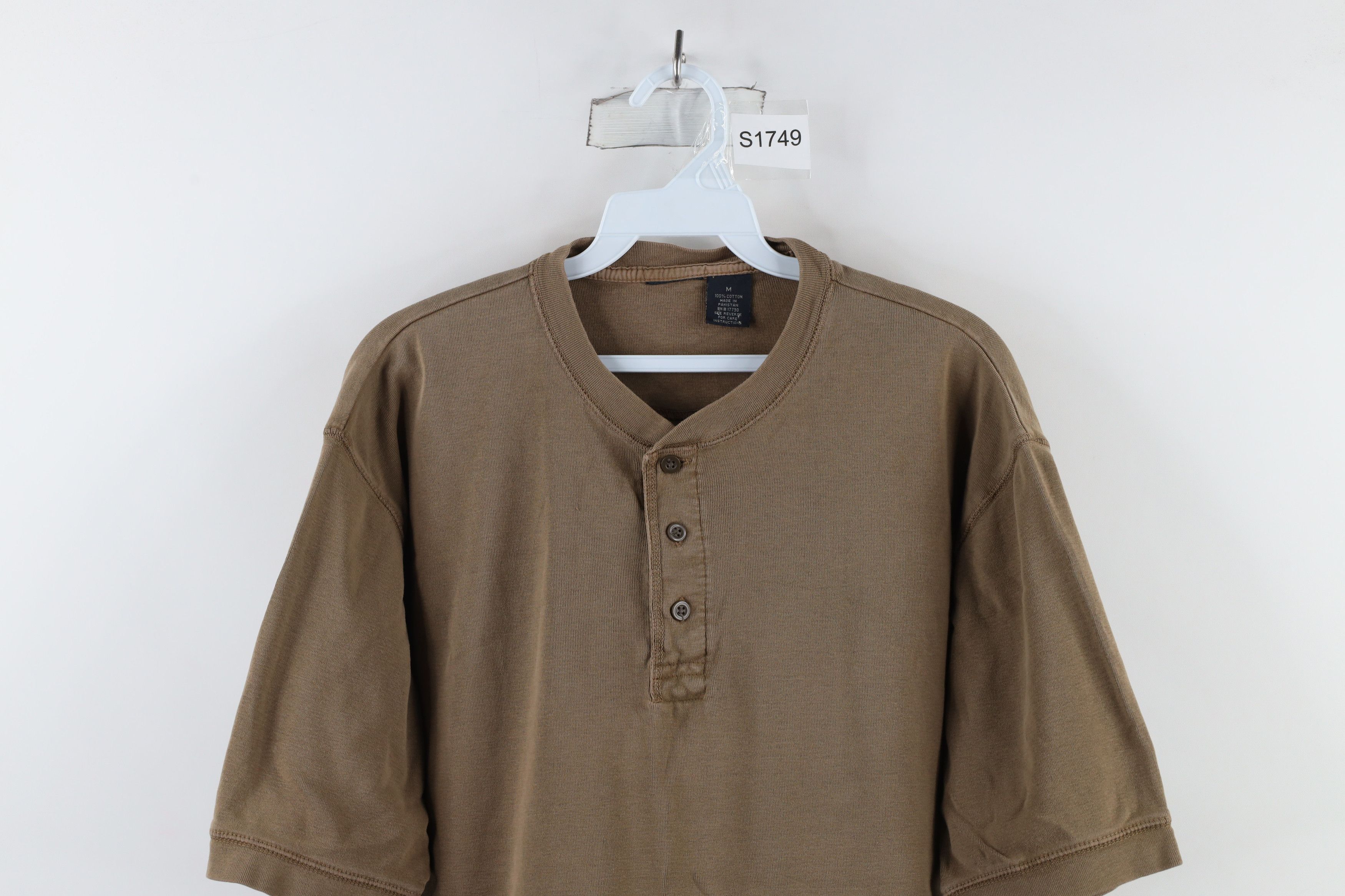 Vintage Vintage 90s Streetwear Ribbed Knit Henley T-Shirt Drab Brown Size US M / EU 48-50 / 2 - 2 Thumbnail