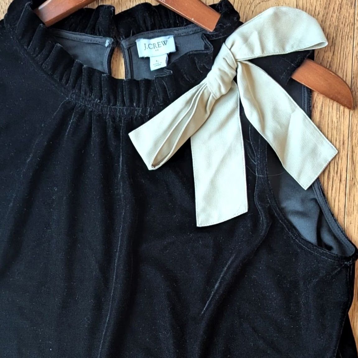 J.Crew J.Crew Black Velvet Sleeveless Top Ruffle Neck Cream Shoulder Bow Size L Womens Holiday Evening Formal Party Cocktail Velvet Deluxe Blouse Size L / US 10 / IT 46 - 2 Thumbnail