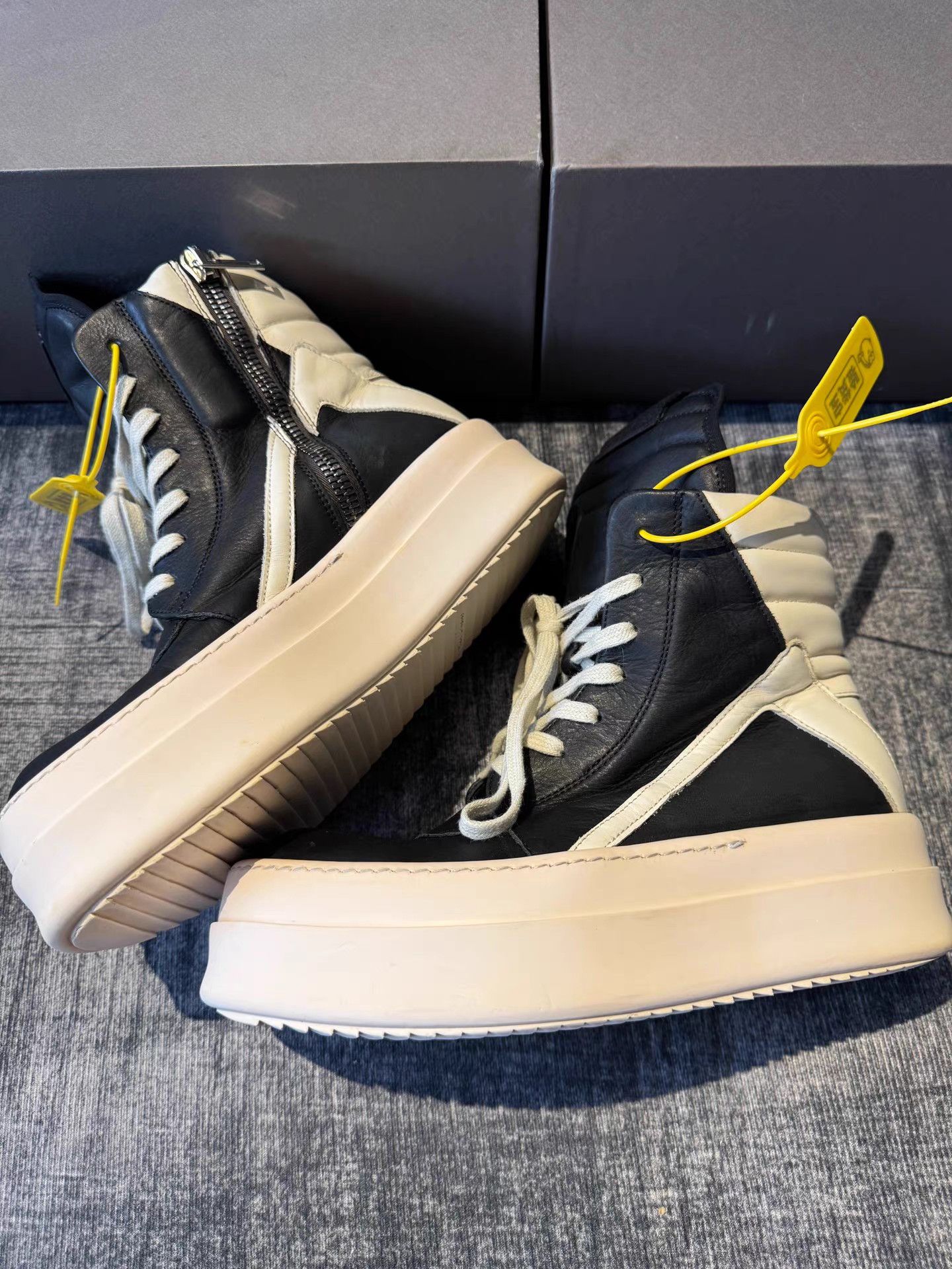 Rick Owens Rick Owens Mainline Thick Sole Triangle Sneakers Size US 7 / EU 40 - 2 Thumbnail
