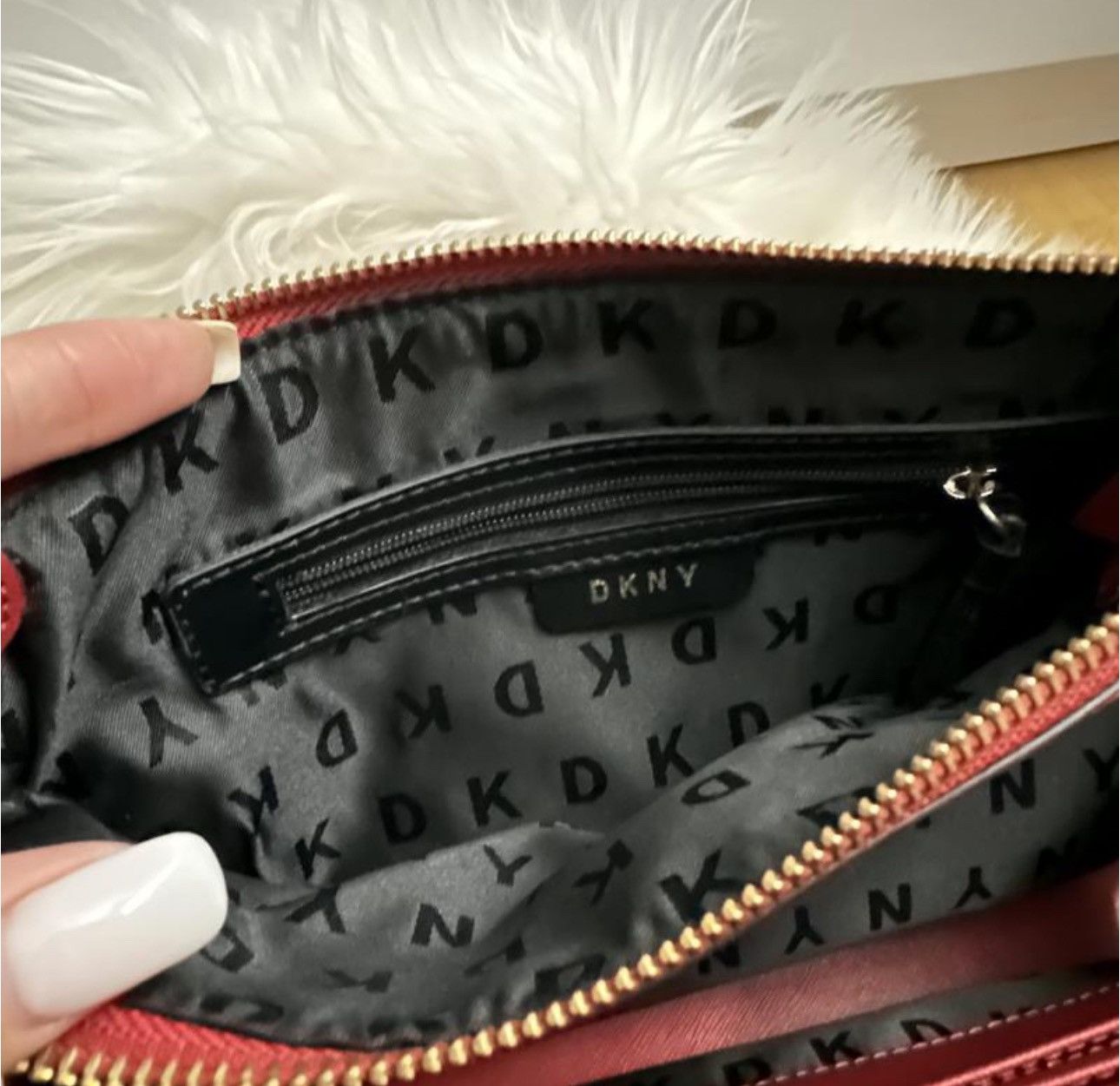 Designer DKNY Red Saffiano Leather Double Logo Crossbody Size ONE SIZE - 6 Thumbnail