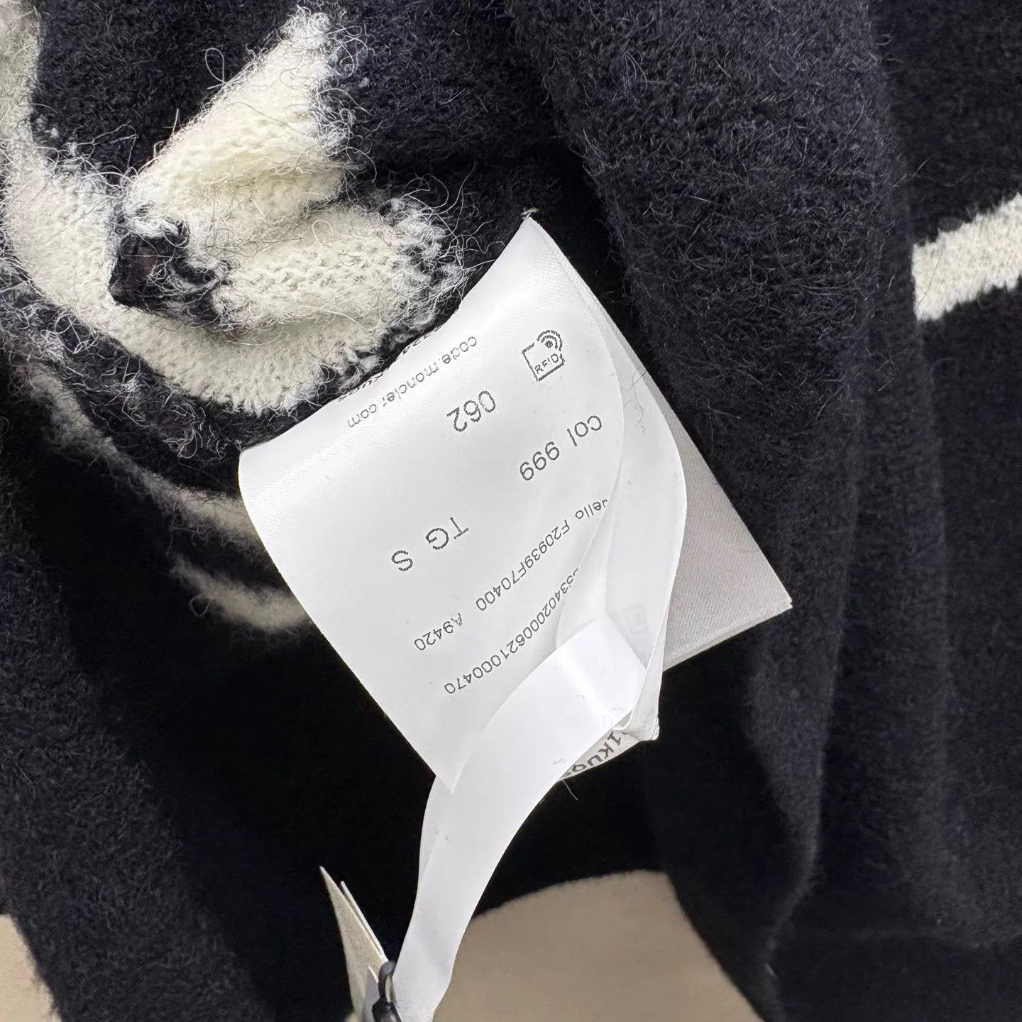 Moncler Moncler Lupetto turtleneck sweater new with tags Size S Size S / US 4 / IT 40 - 3 Thumbnail