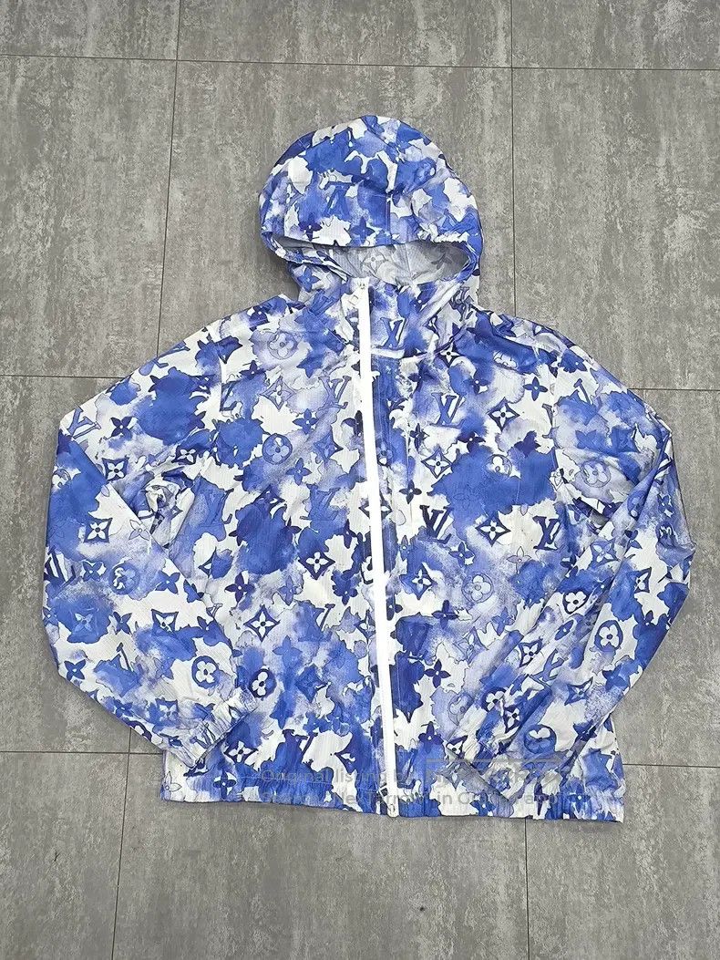 Louis Vuitton Louis Vuitton Blue and white ink-splashing trench jacket Size US S / EU 44-46 / 1 - 1 Thumbnail