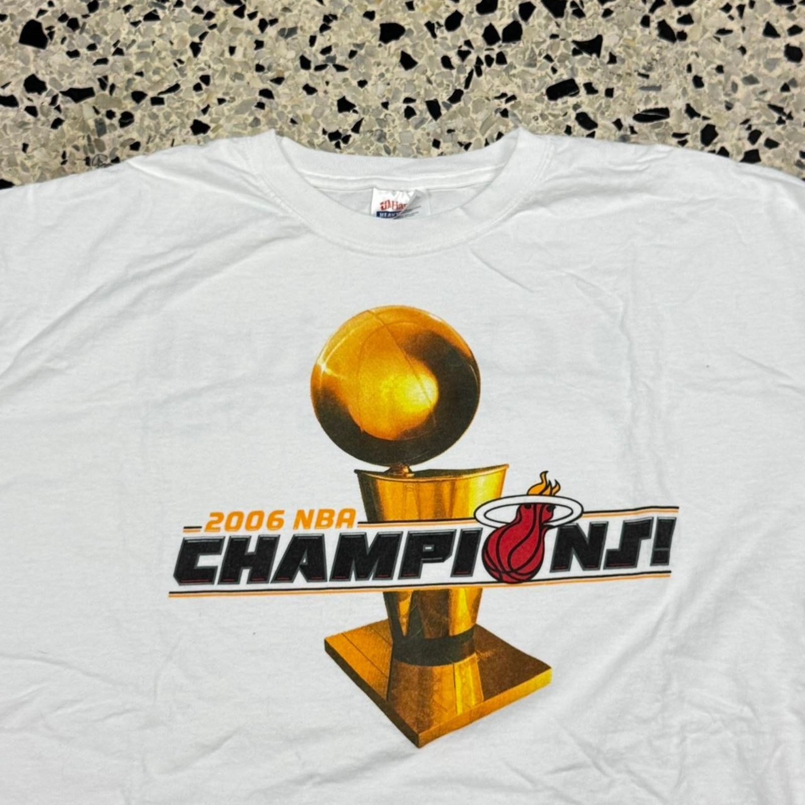 Hanes × NBA × Vintage VINTAGE Y2K MIAMI HEAT 2006 NBA CHAMPIONS CHAMPIONSHIP TEE: Size US XL / EU 56 / 4 - 3 Thumbnail