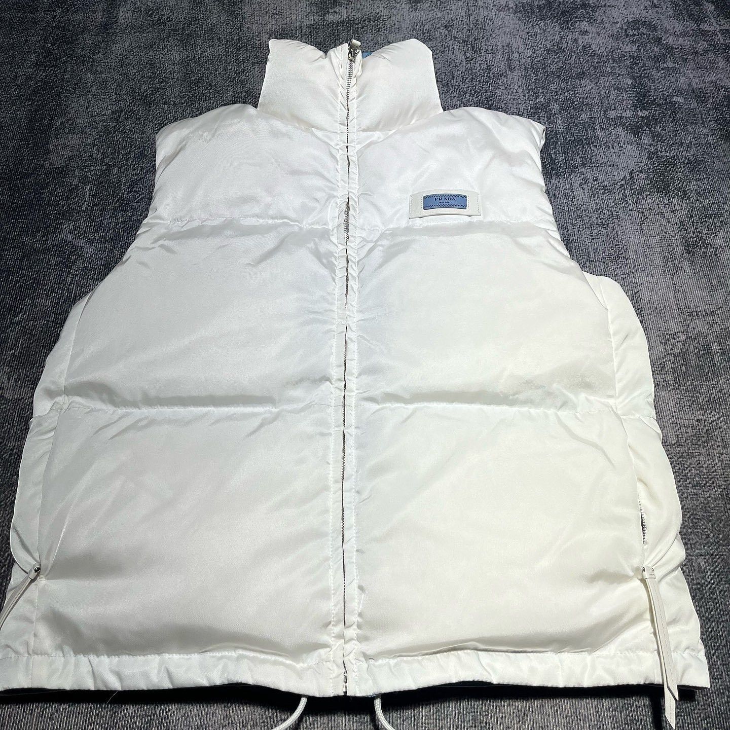 Prada Prada Logo Patch Down Vest Size IT 40 Size S / US 4 / IT 40 - 1 Thumbnail