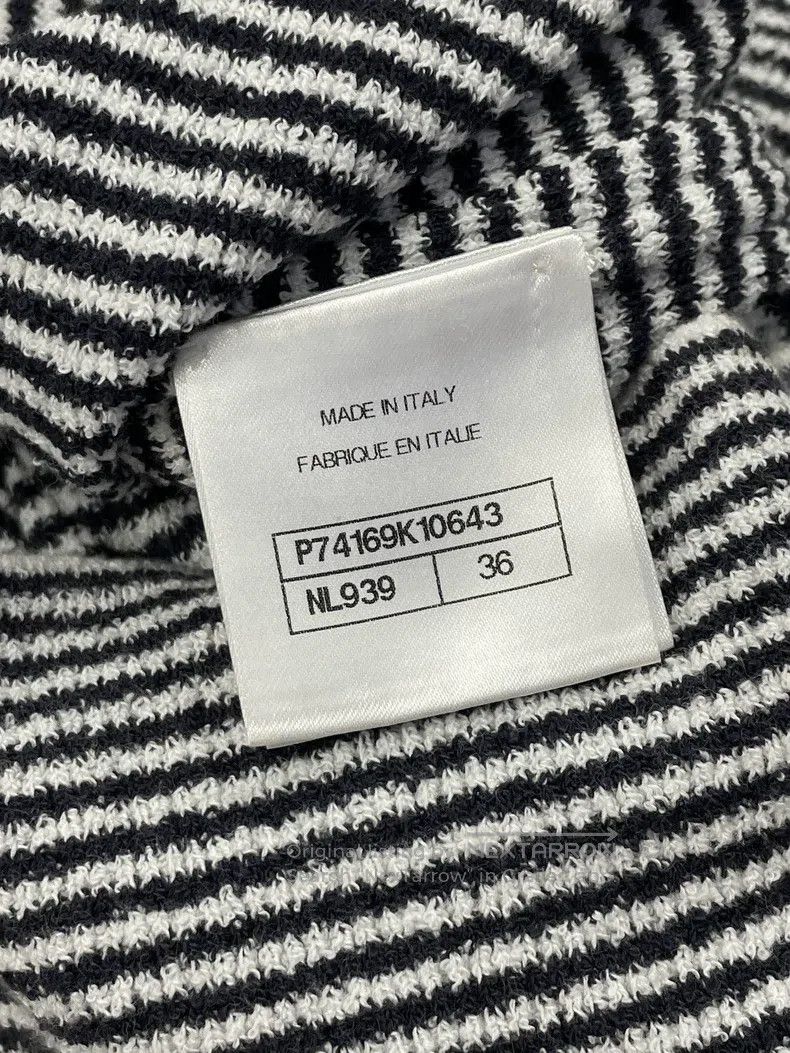 Chanel 23C black and white striped logo double C long slee
