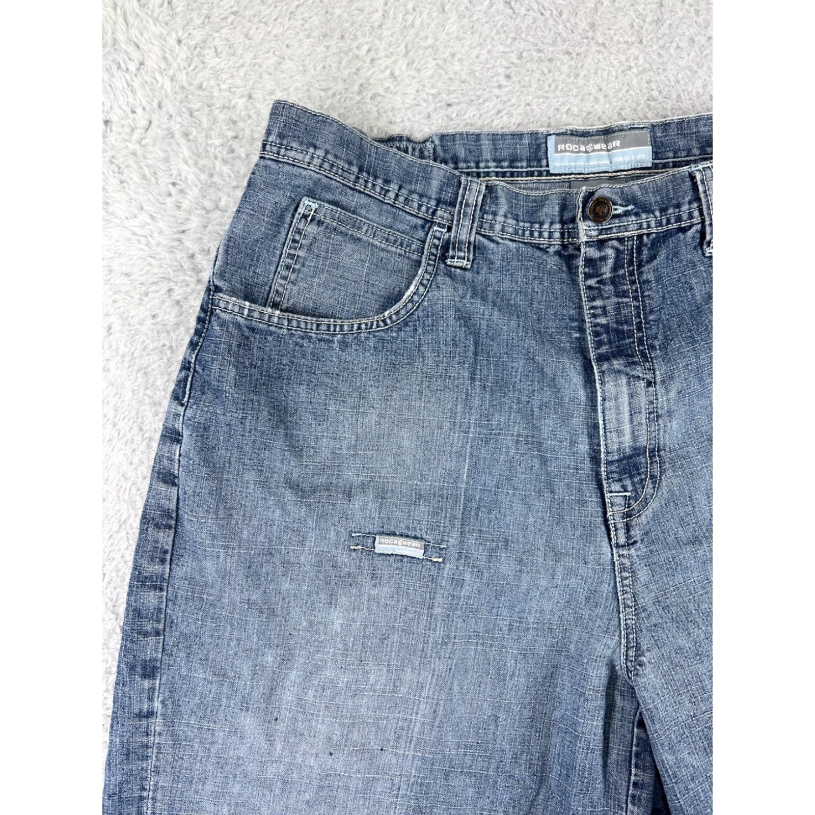 Rocawear VINTAGE Rocawear Shorts Womens 38W Blue Denim Distressed Embroidered Ramie Blend Jeans Short Size 26" / US 2 / IT 38 - 6 Thumbnail
