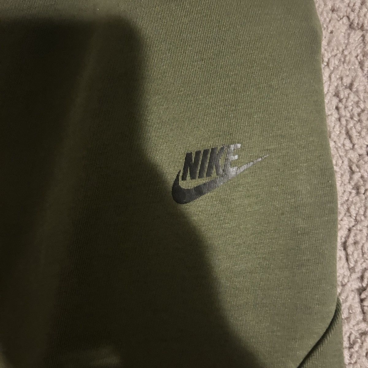 Nike Green Nike tech pants Size US 41 - 4 Thumbnail