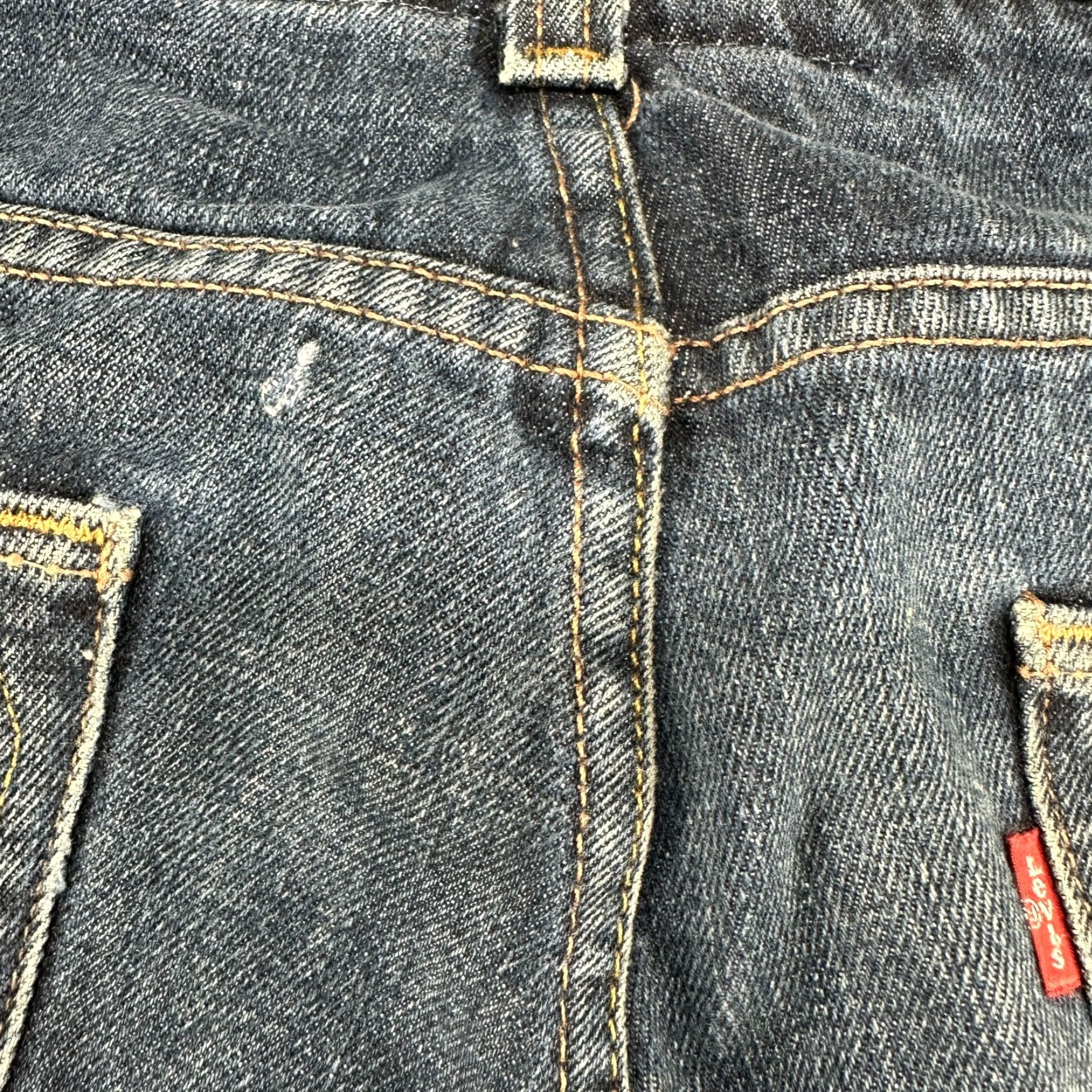 Levi's Levi's 511 Jeans Slim Straight Blue Denim 31x30 Men's Jeans Slim Fit Dark Wash 5-Pocket Cotton Cotton Logo Zipper Button Vintage? No (but keep). Size US 31 - 3 Thumbnail
