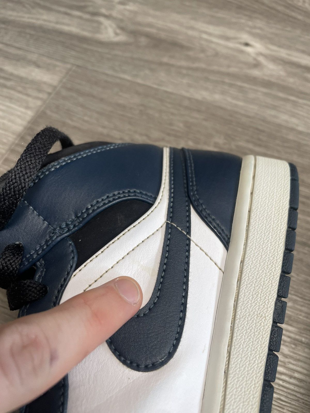 Nike Nike Air Jordan 1 Mid Armory Navy Men Size 8 EU 41 (2022) Size US 8 / EU 41 - 9 Thumbnail