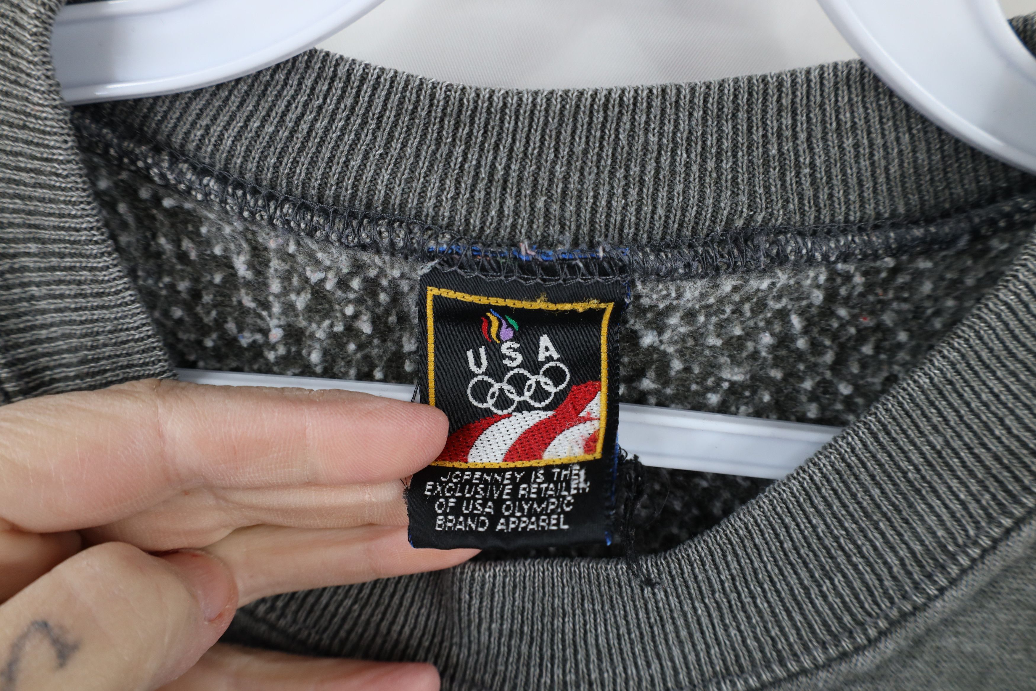 Vintage Vintage 90s USA Olympics Faded Crewneck Sweatshirt Gray USA Size US XL / EU 56 / 4 - 7 Thumbnail