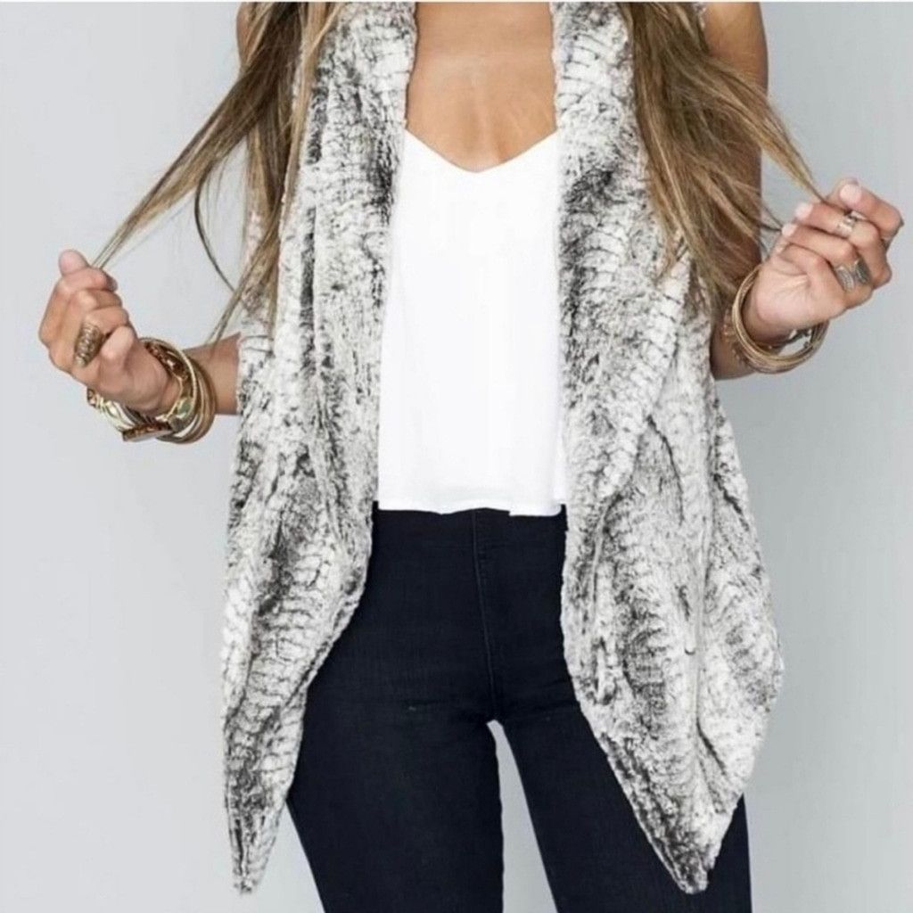 Show Me Your MuMu EUC Show Me Your Mumu Fausta Faux Fur Vest Frost Queen Size S / US 4 / IT 40 - 1 Thumbnail
