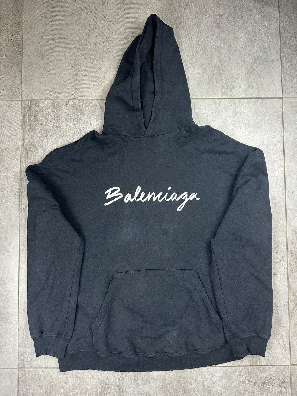 Balenciaga Balenciaga Distressed Script Oversized Black Hoodie Size 3 Size US XL / EU 56 / 4 - 1 Thumbnail