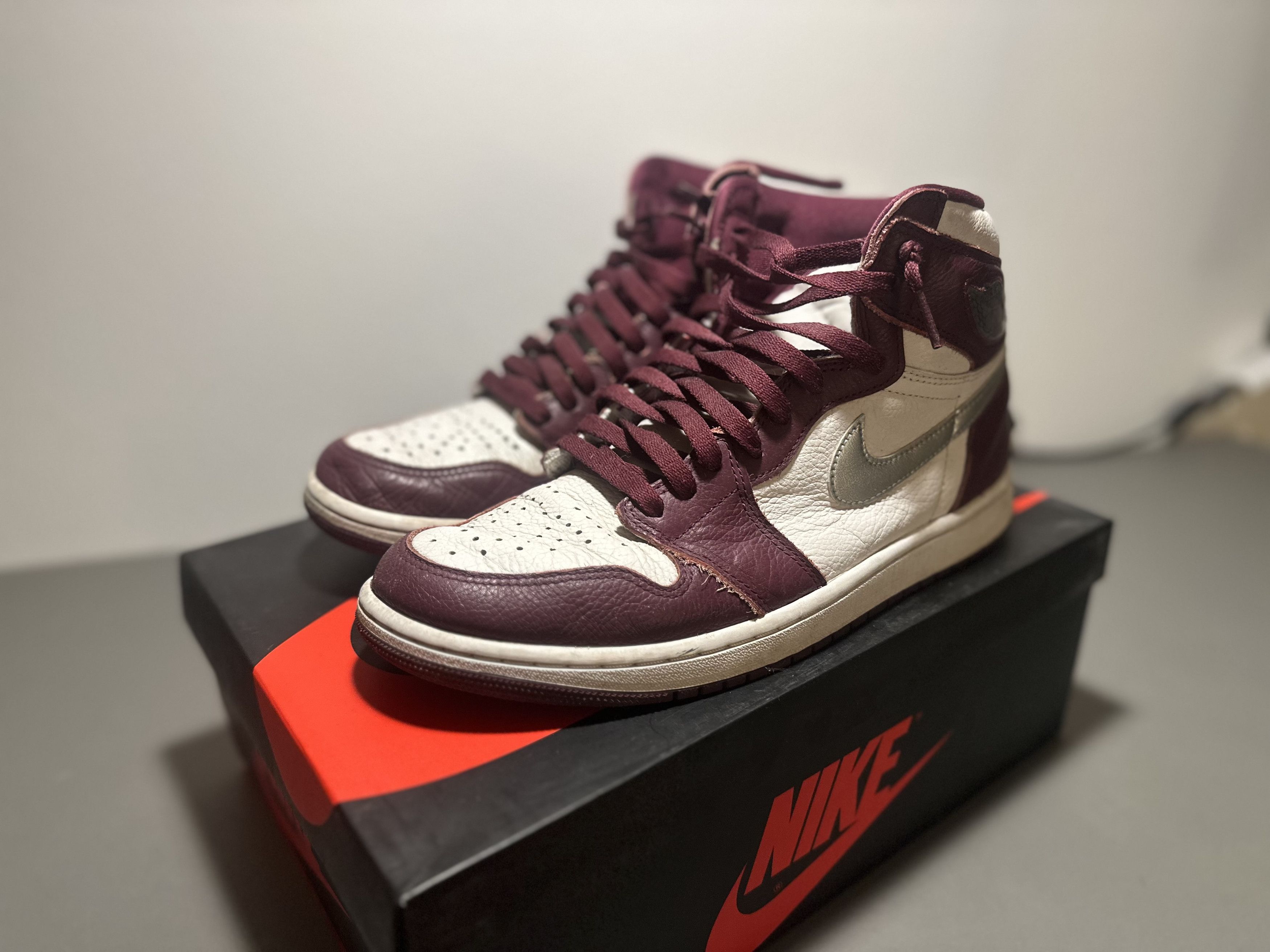Jordan Brand Jordan 1 High Bourdeaux Size US 10 / EU 43 - 1 Thumbnail