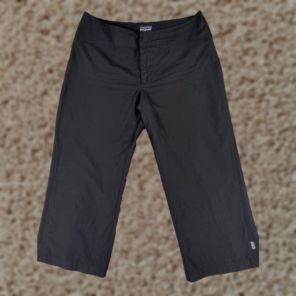 Patagonia Patagonia Pants Women 10 Black Duway Capris 100% Polyester Hiking Outdoor Casual Pants Capris Size 32" / US 10 / IT 46 - 1 Thumbnail