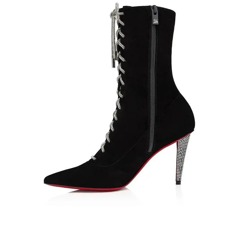 o1w1db10325 Boots in black