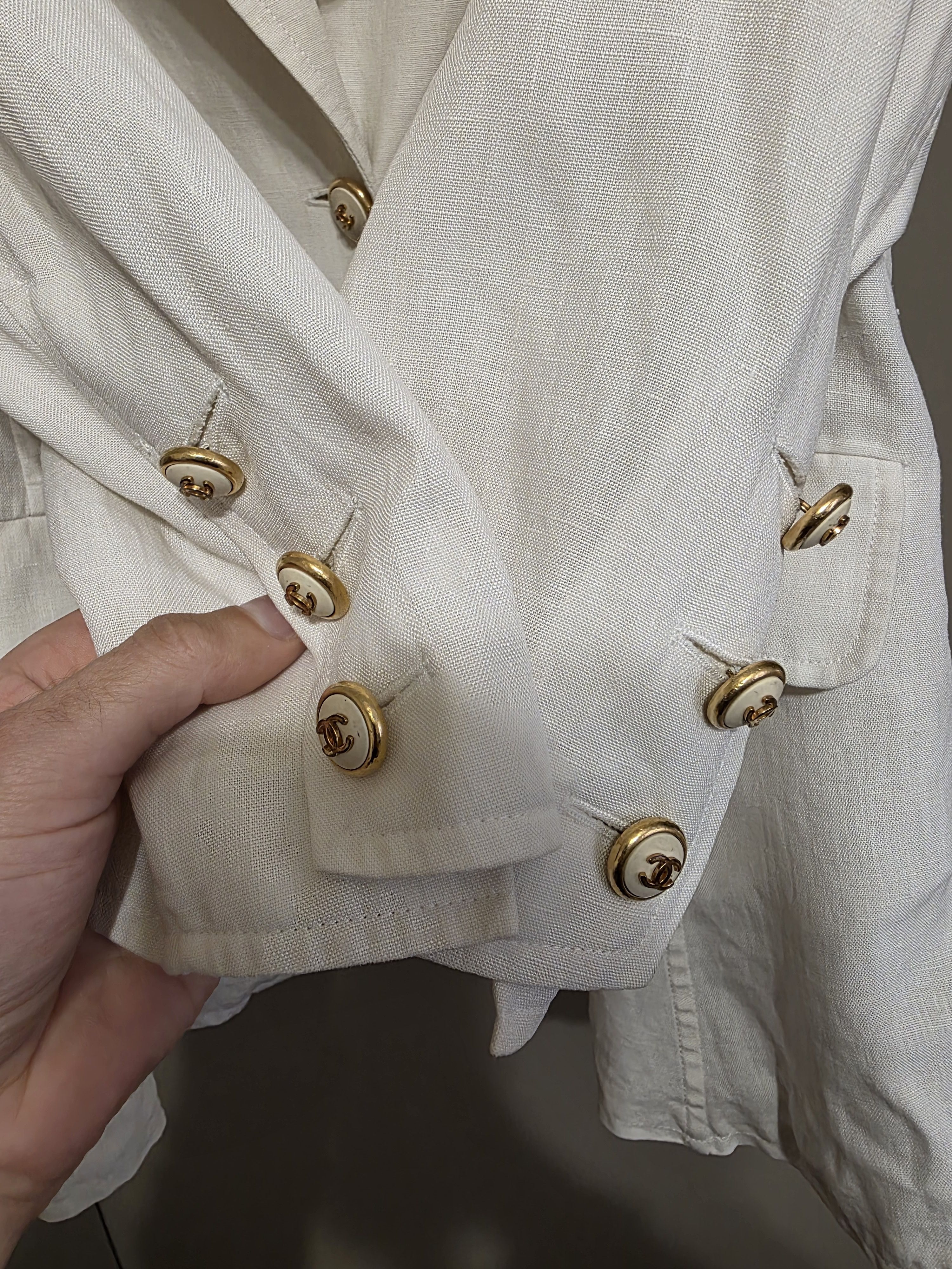 Chanel Vintage90s Chanel Boutique Linen Blazer with Gold CC Buttons Size L / US 10 / IT 46 - 5 Thumbnail