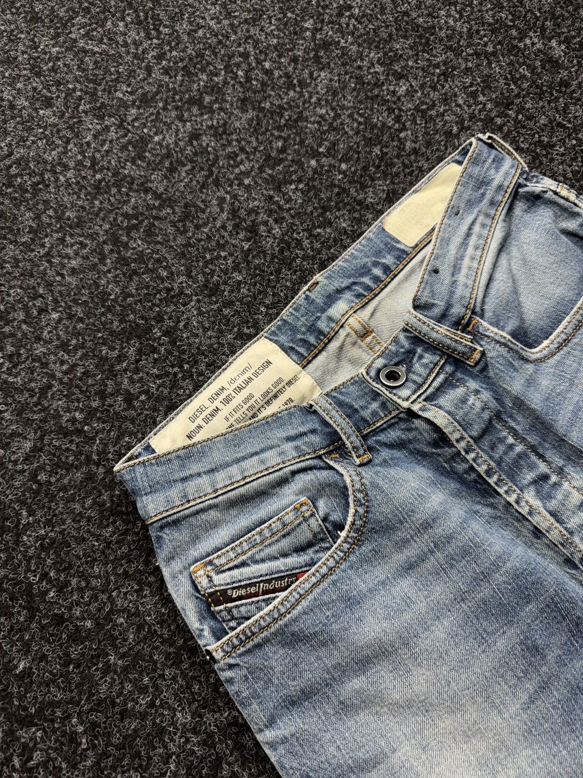 Diesel Luxury Diesel 00s D-Eetar Y2K Distressed Light Wash Jeans Size US 29 - 10 Thumbnail