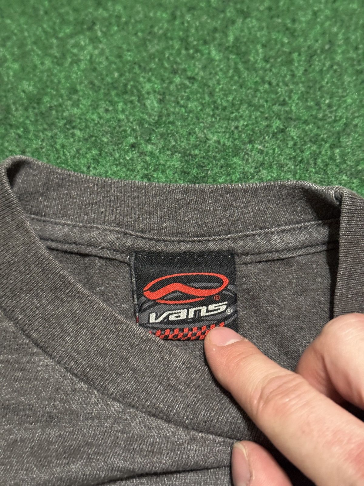 Vans Vans Vintage Logo Y2K Gray Small Skater T Shirt 17.5x25 Size US S / EU 44-46 / 1 - 6 Thumbnail