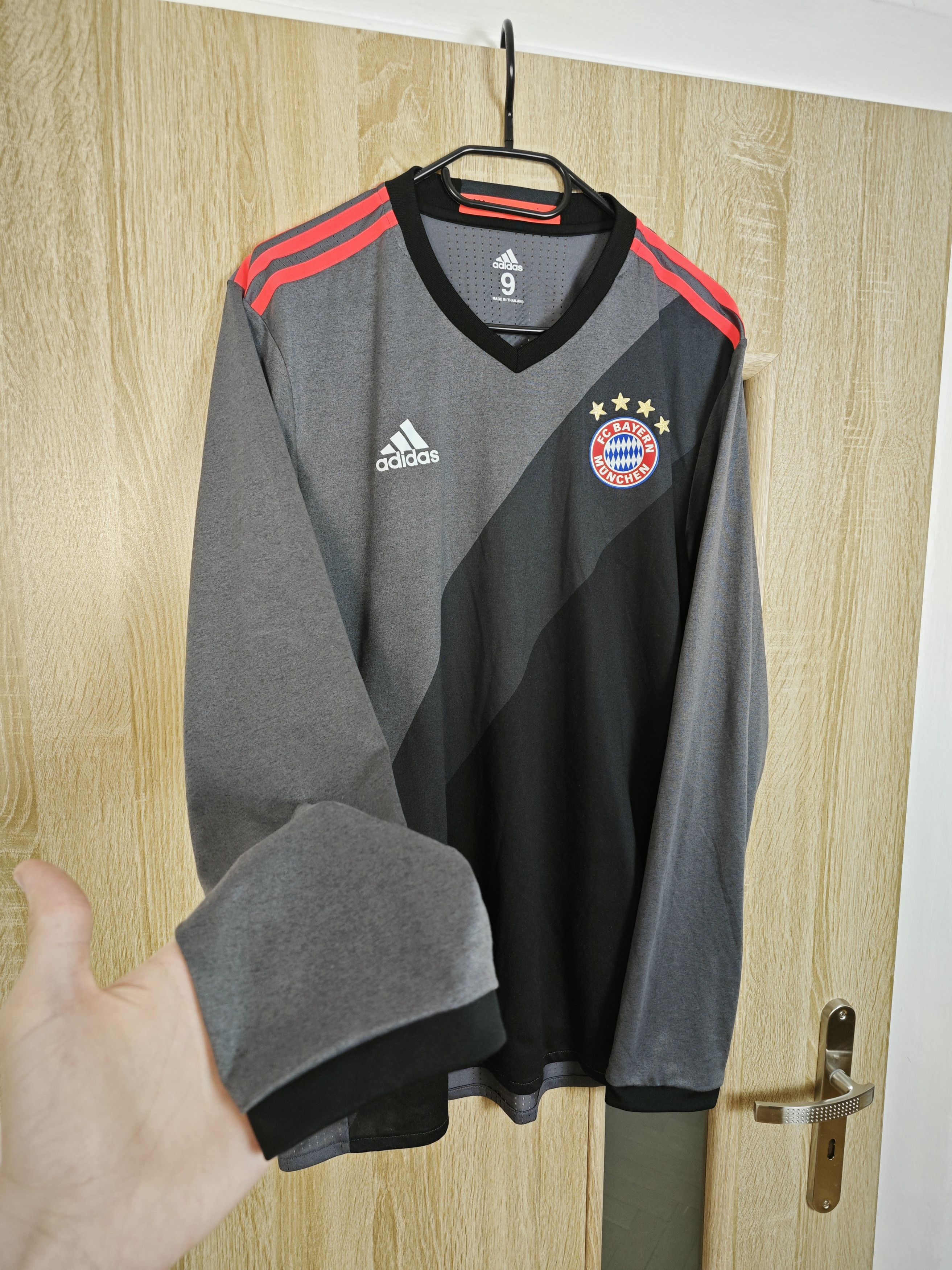 Adidas Bayern Munchen 2016 Size US L / EU 52-54 / 3 - 2 Thumbnail