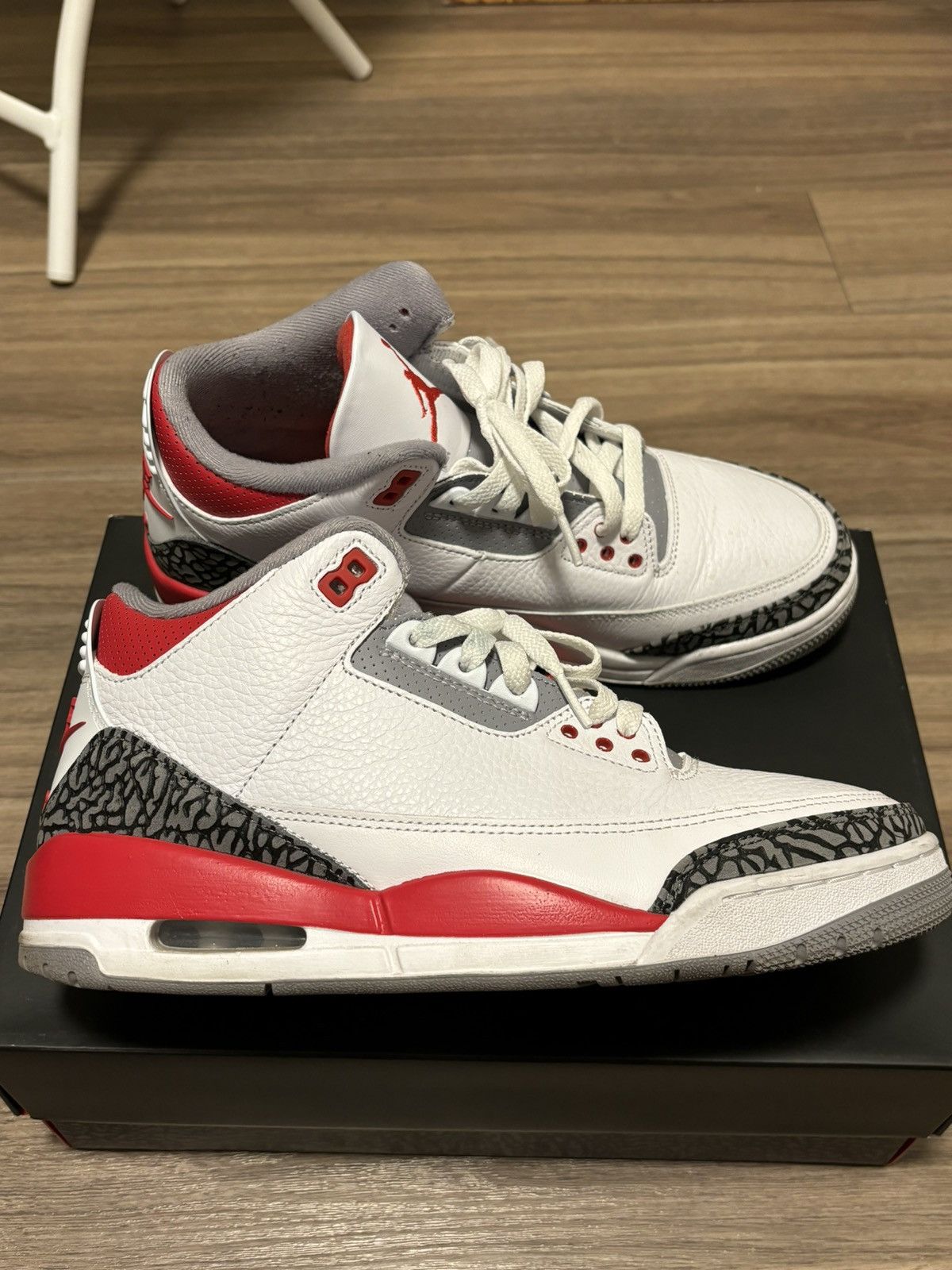 Jordan Brand Jordan 3 "Fire Red" Size US 9.5 / EU 42-43 - 3 Thumbnail