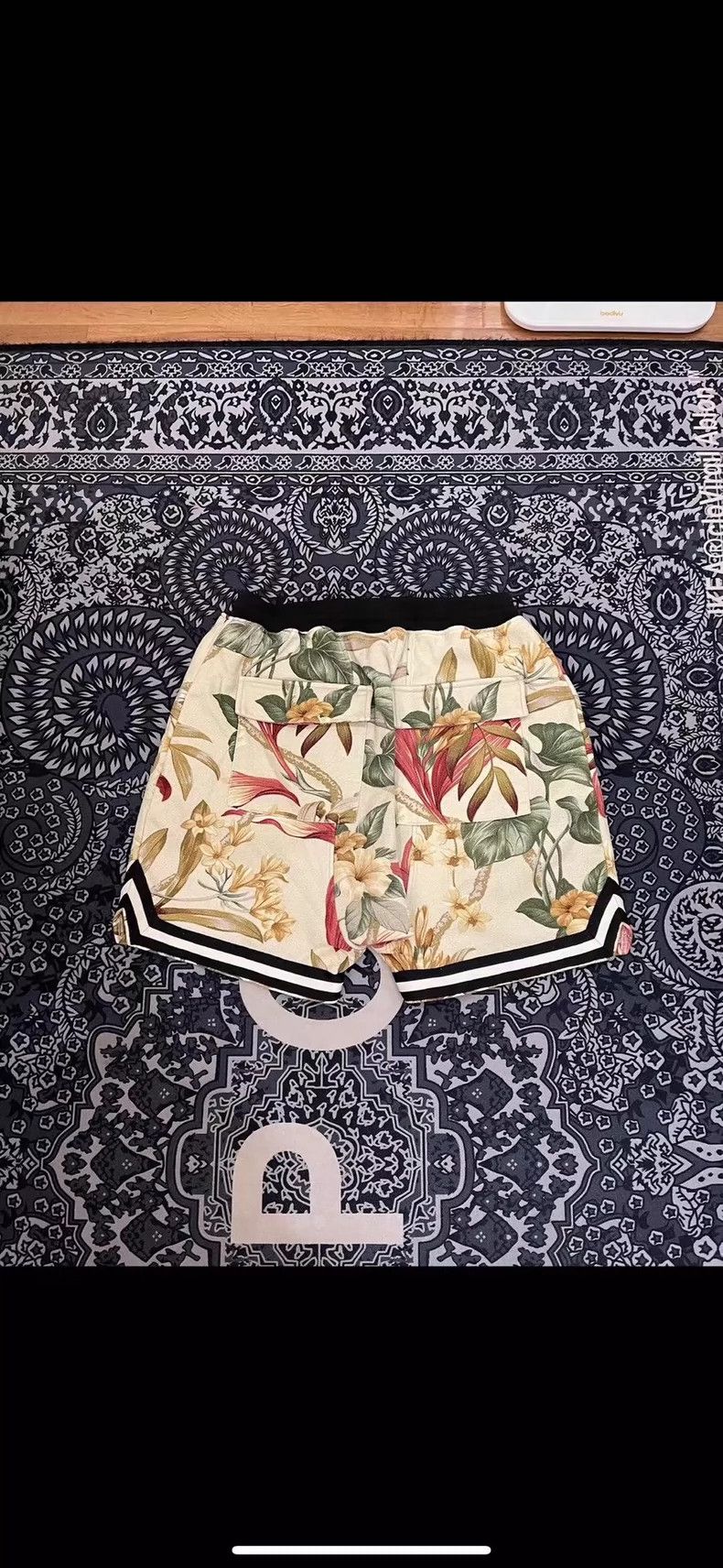 Fear of God Fear of God Beige floral shorts Size US 40 / EU 56 - 2 Thumbnail
