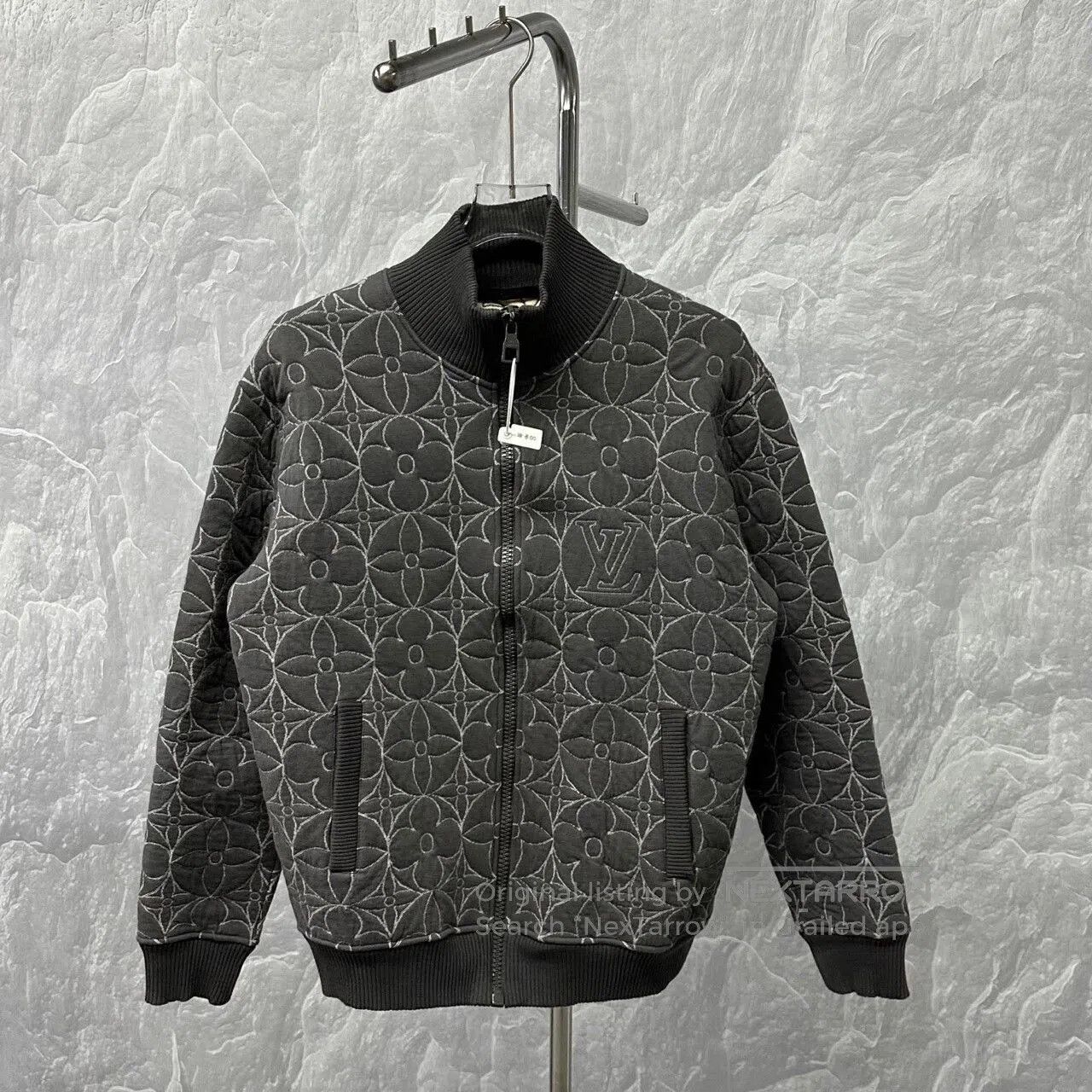 Louis Vuitton Louis Vuitton Quilted Zip Jacket in Gray. Size US L / EU 52-54 / 3 - 1 Thumbnail