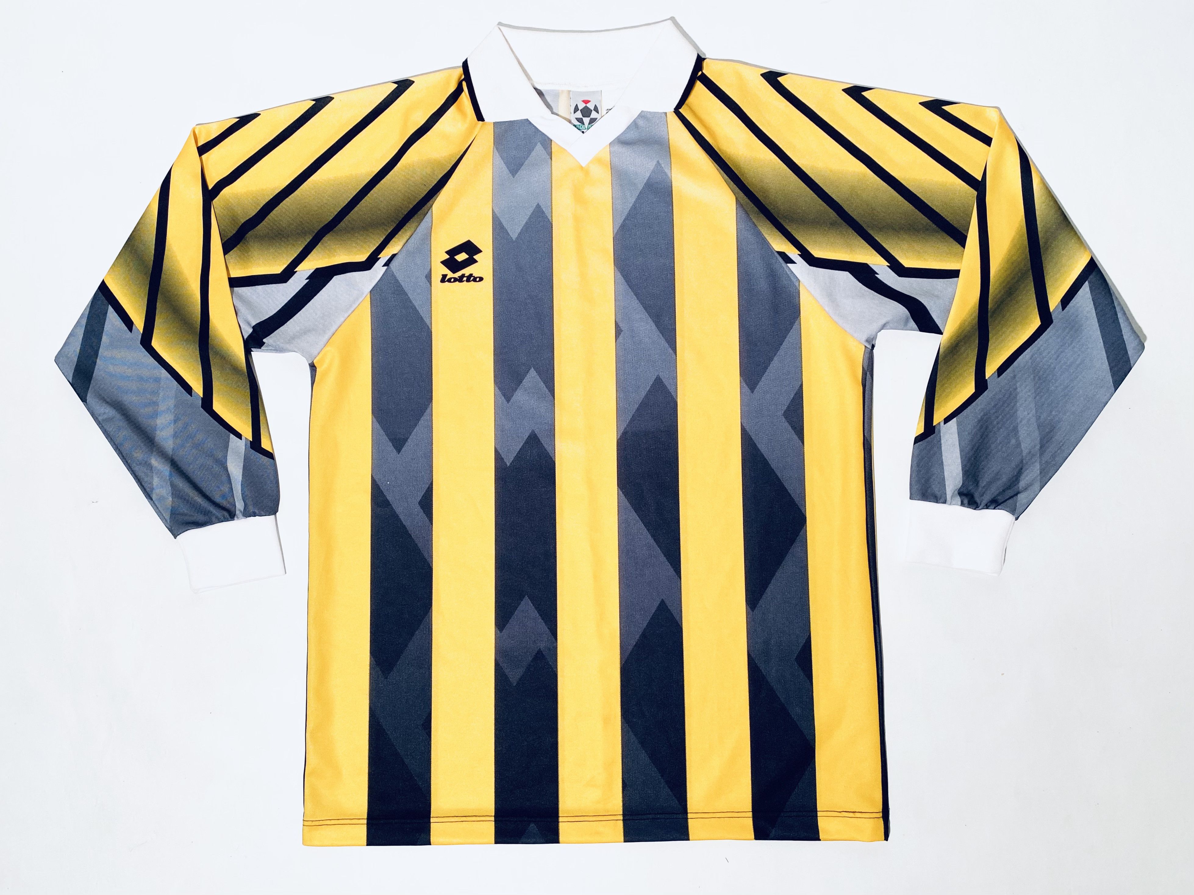 Lotto Sport Lotto Vintage 90s Template Football Shirt 1990 LS Size US L / EU 52-54 / 3 - 4 Thumbnail
