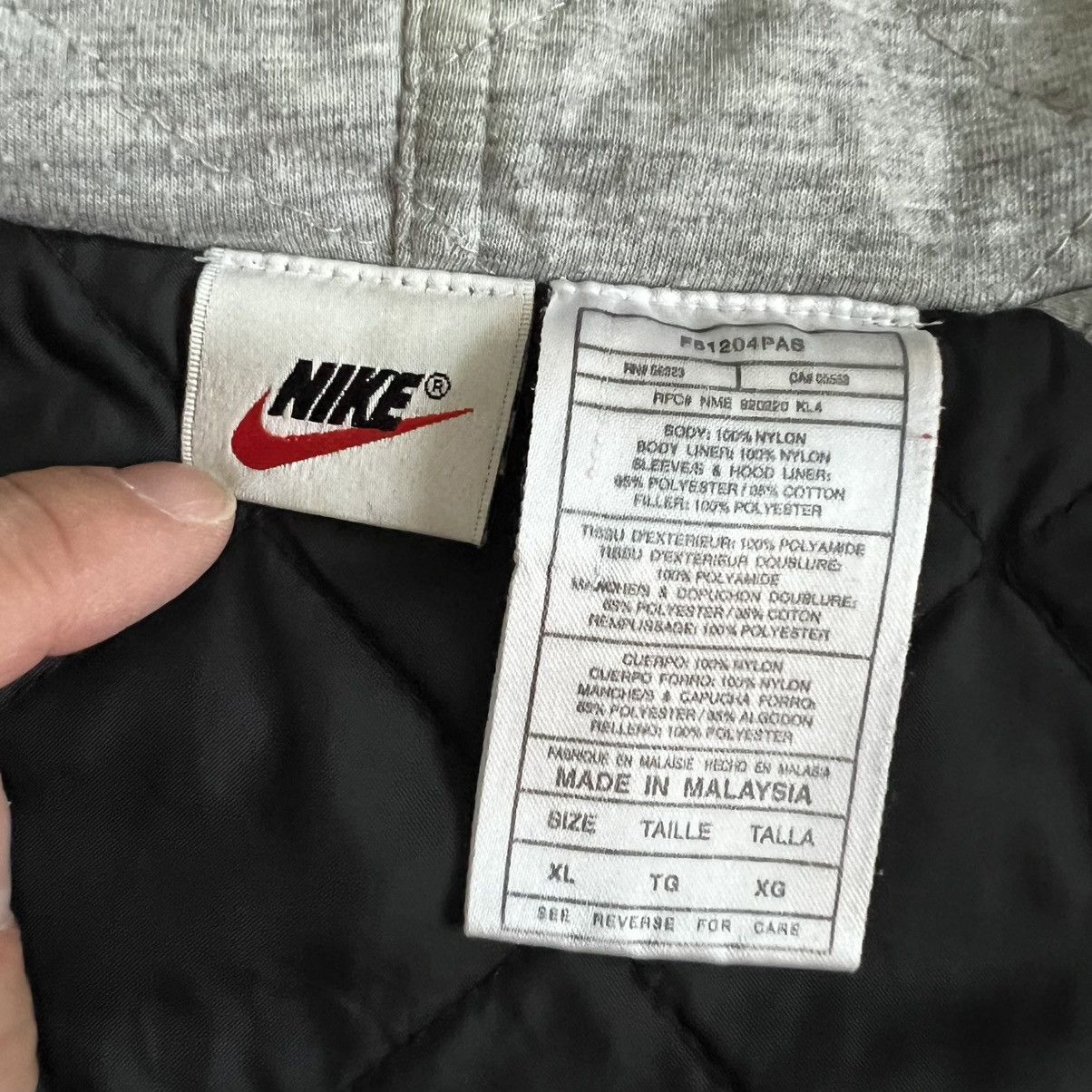 Nike Vintage 1990s Nike Air Swoosh Black Hooded Puffer Jacket Size US XL / EU 56 / 4 - 9 Thumbnail