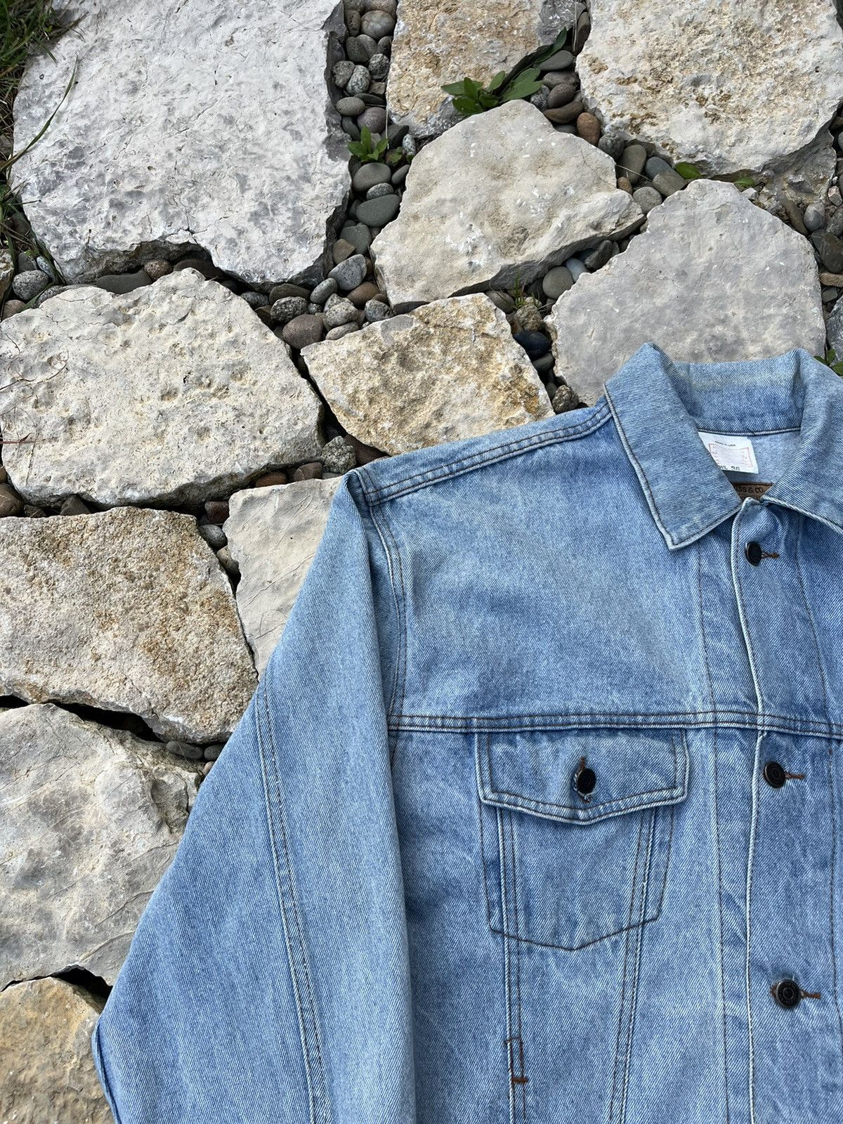 Levi's × Levi's Vintage Clothing × Vintage Vintage 80s Levi’s denim distressed trucker jacket washed Size US XL / EU 56 / 4 - 4 Thumbnail