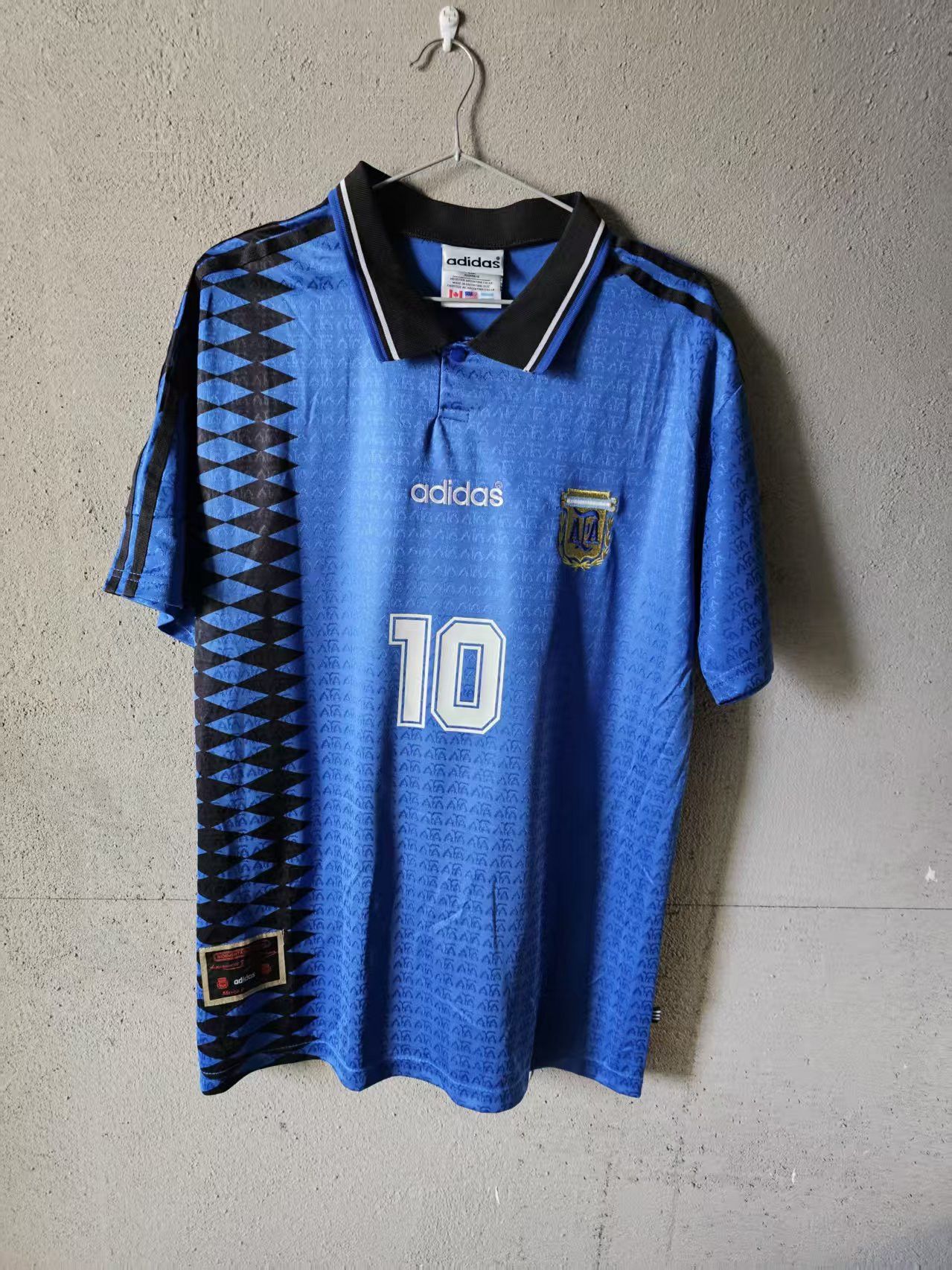 Other 1994 Argentina 10 Maradona Jersey Away Size US L / EU 52-54 / 3 - 1 Thumbnail