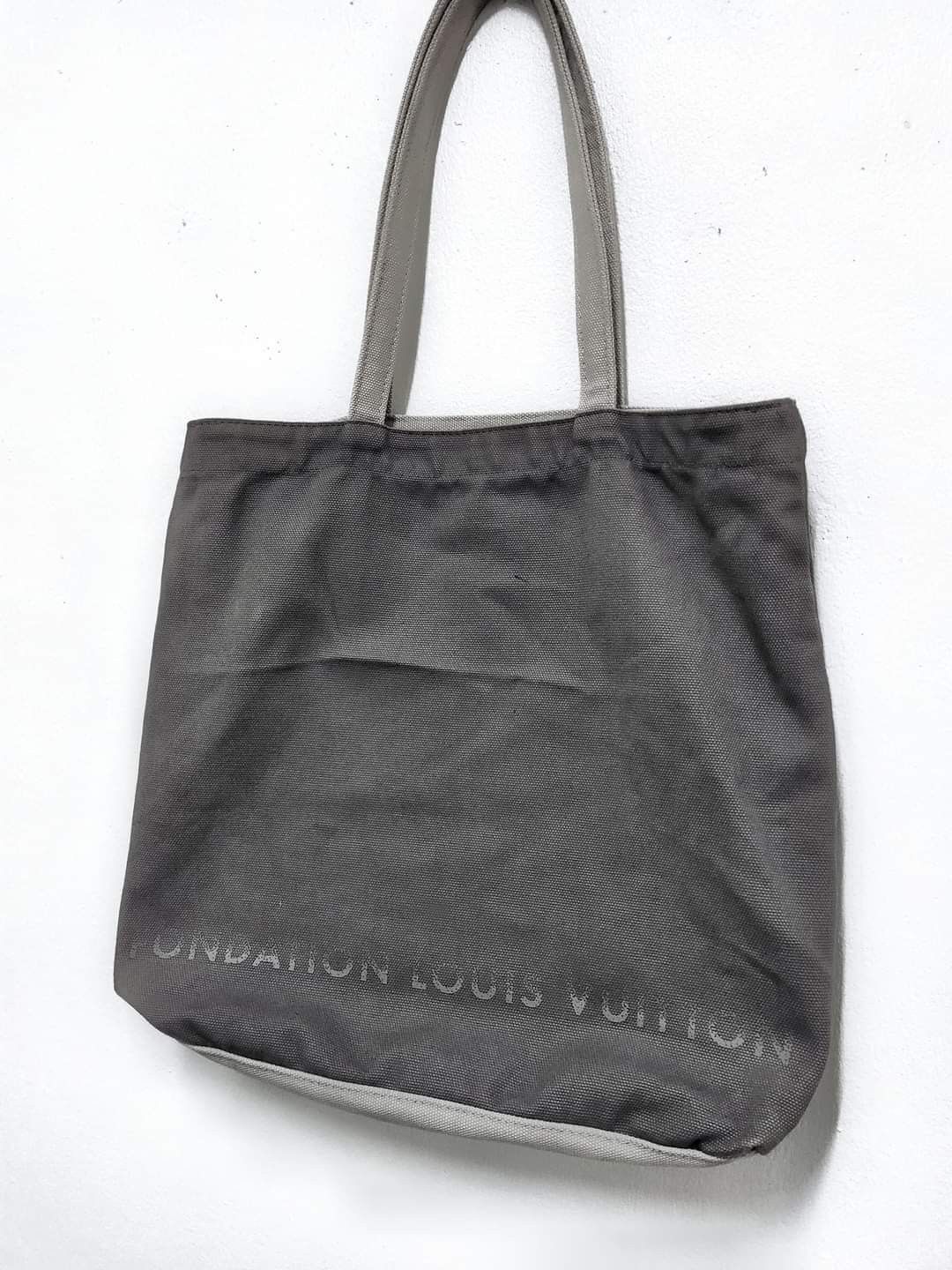 Louis Vuitton Louis Vuitton Foundation Museum Limited Tote Bag Size ONE SIZE - 3 Thumbnail