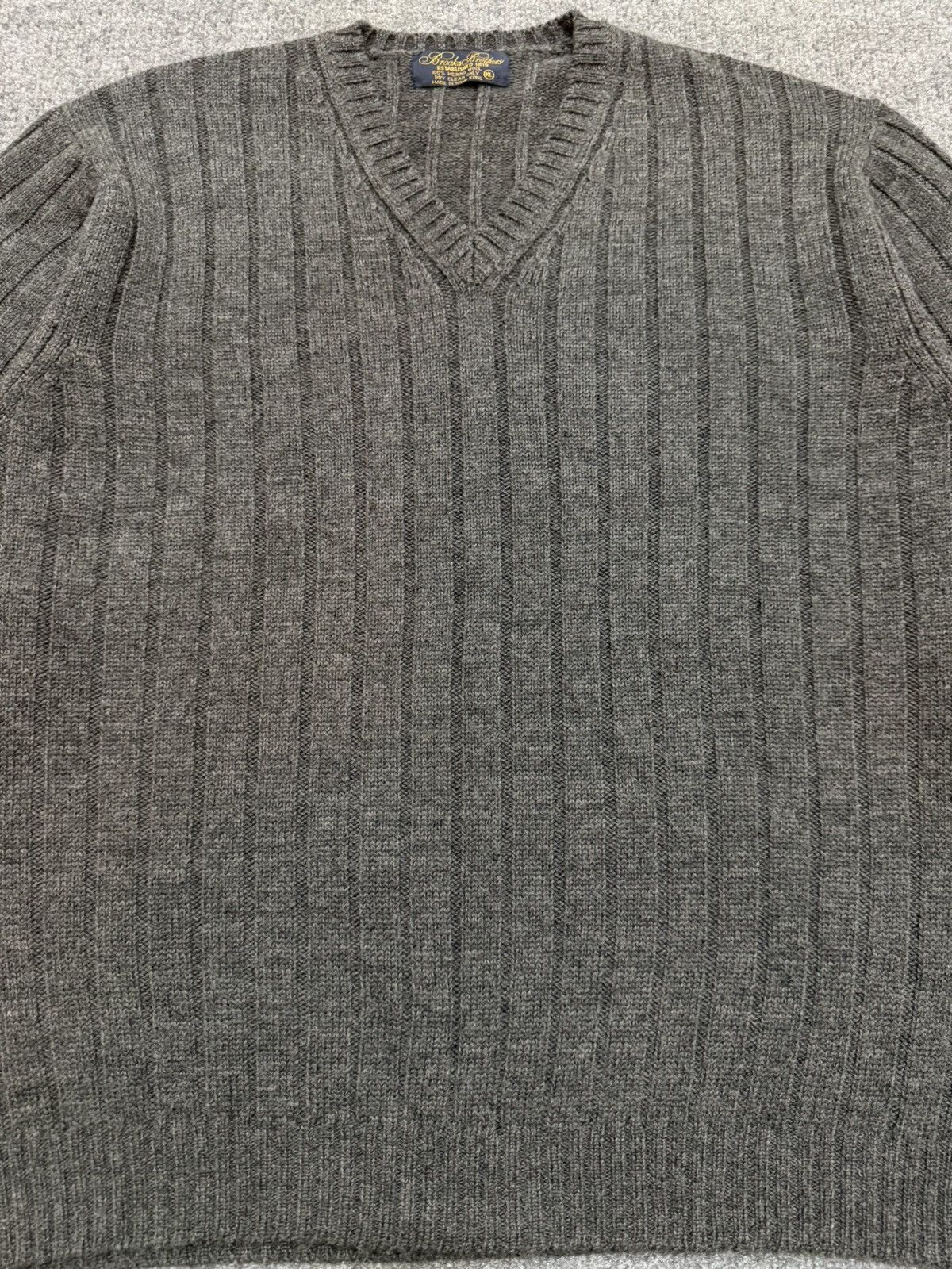 Brooks Brothers Vintage Brooks Brothers Merino Wool V-Neck Sweater XL Size US XL / EU 56 / 4 - 2 Thumbnail