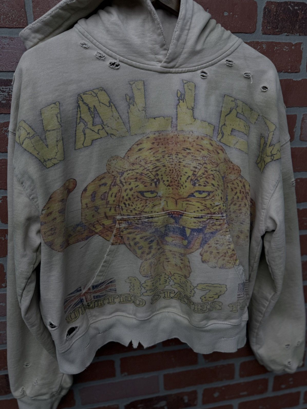 Vale Valley Pullover Tiger Hoodie Size Medium (NEW) Size US M / EU 48-50 / 2 - 4 Thumbnail