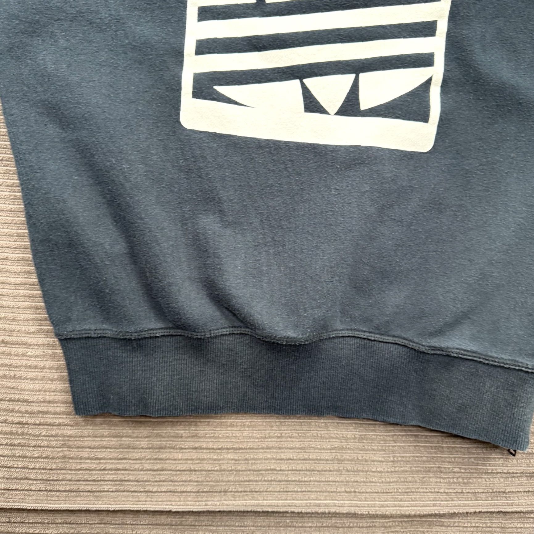 Adidas Adidas Sweatshirt Mens Small Black Trefoil Logo Crewneck Zip Hem Pullover Graphic Print All Seasons 90s Retro Logo Mens Size US S / EU 44-46 / 1 - 6 Thumbnail