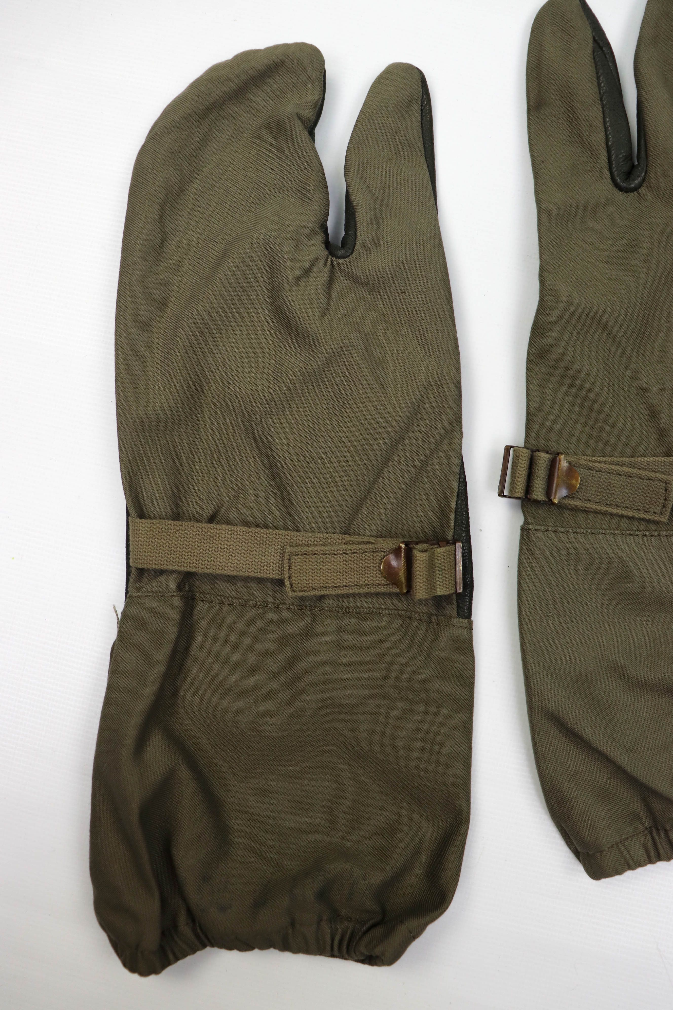 Vintage Vintage German Army Bundeswehr Shooters Tabi Gloves Size ONE SIZE - 5 Thumbnail