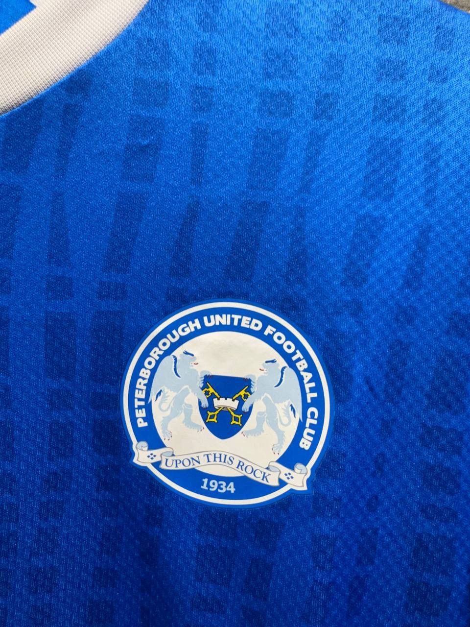 Puma Peterborough United 2022-23 Puma home Soccer Jersey football Size US L / EU 52-54 / 3 - 5 Thumbnail