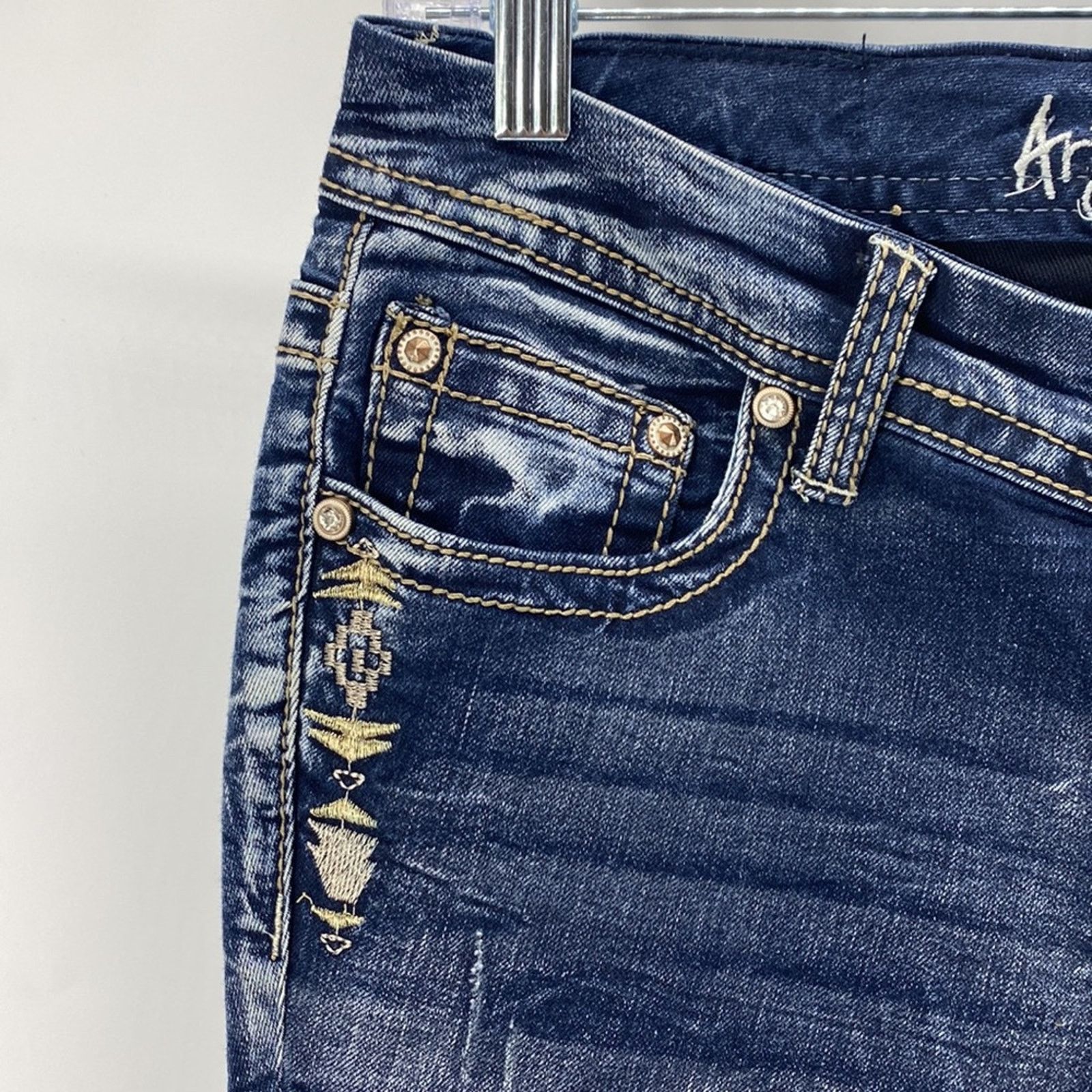 Other Aryia Lowrise bootcut tribal embroidered jean size 5/6 short Size 26" / US 2 / IT 38 - 5 Thumbnail