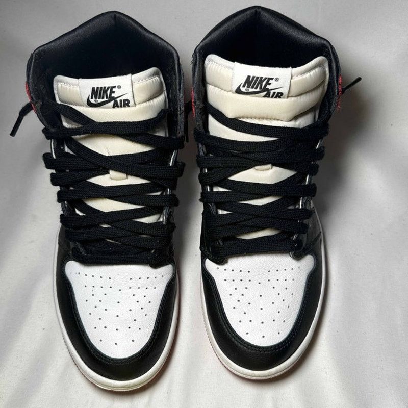 Jordan Brand × Nike Size 9 - Wmns Nike Air Jordan 1 Retro High Satin BlackToe Size US 9 / IT 39 - 4 Thumbnail