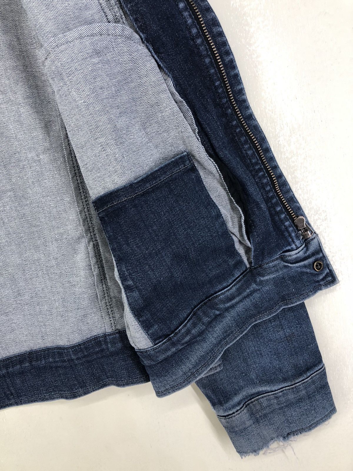 Japanese Brand Vintage Burtle Distressed Denim Workwear Jacket Size US L / EU 52-54 / 3 - 22 Thumbnail