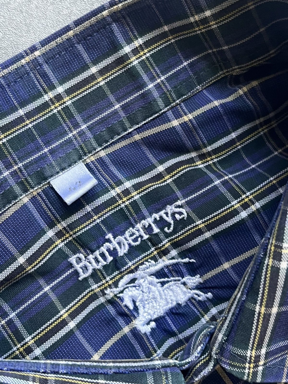 Burberry Vintage Burberry’s Old Money Style Button up shirt Size US XL / EU 56 / 4 - 5 Thumbnail